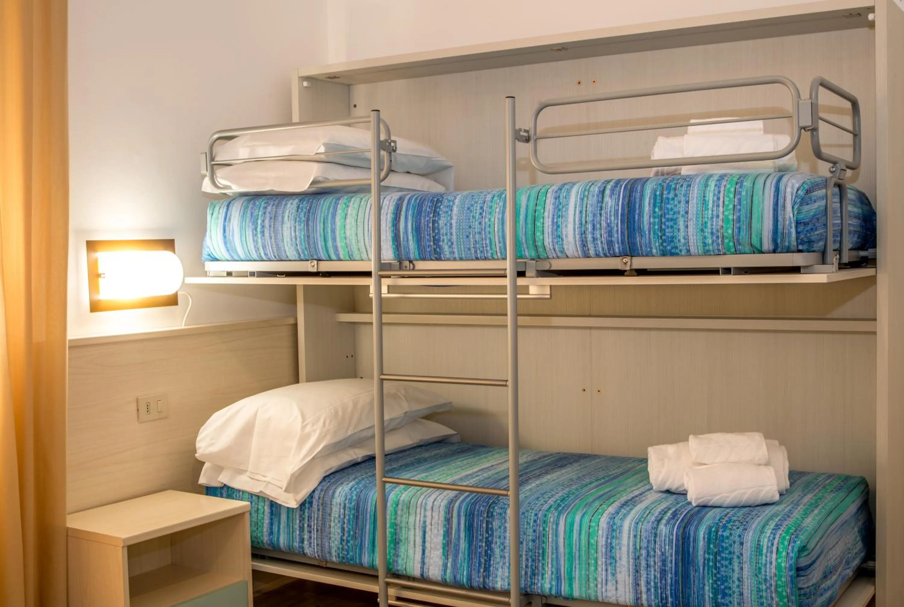 bunk bed, Bed in Regina Urban Beach Hotel