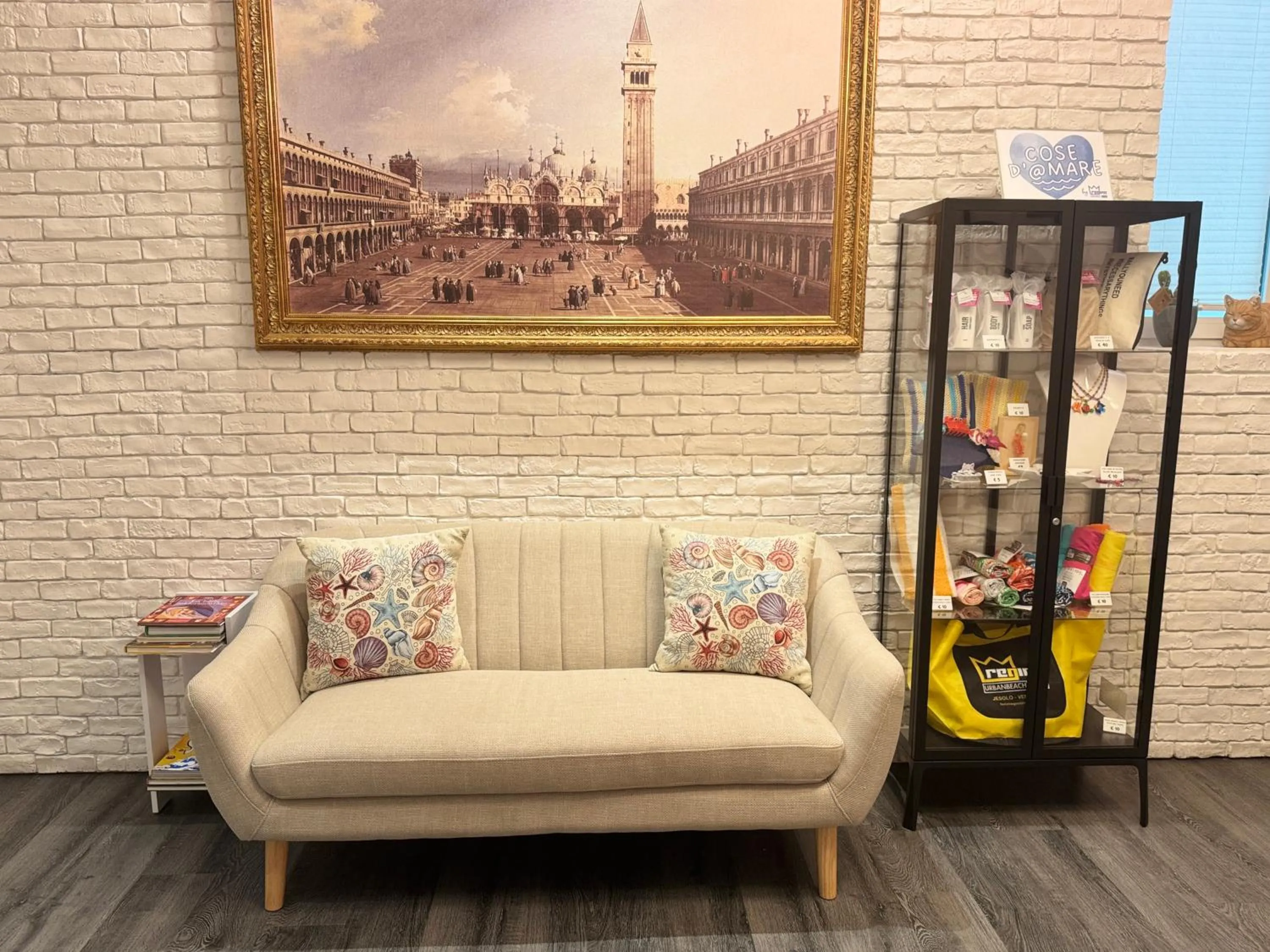 Communal lounge/ TV room in Regina Urban Beach Hotel