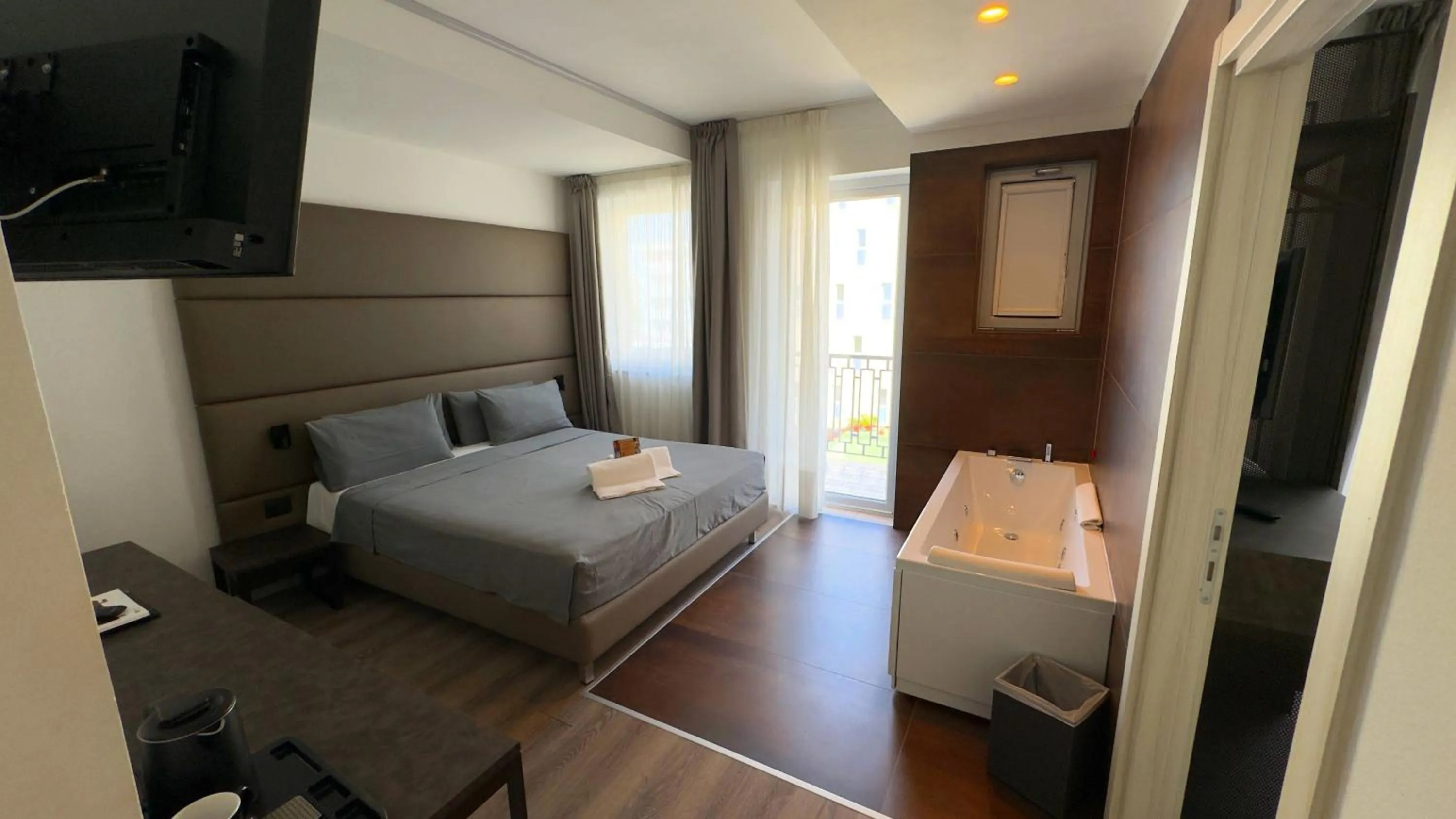 Bed in Hotel Leonardo Da Vinci Wellness SPA