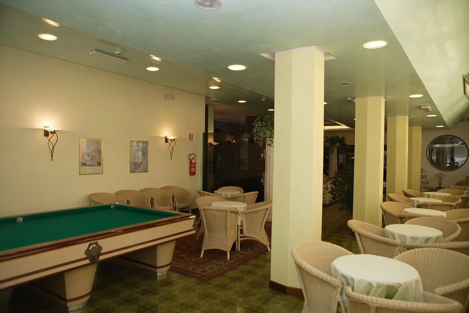 Billiard in Hotel Leonardo Da Vinci Wellness SPA