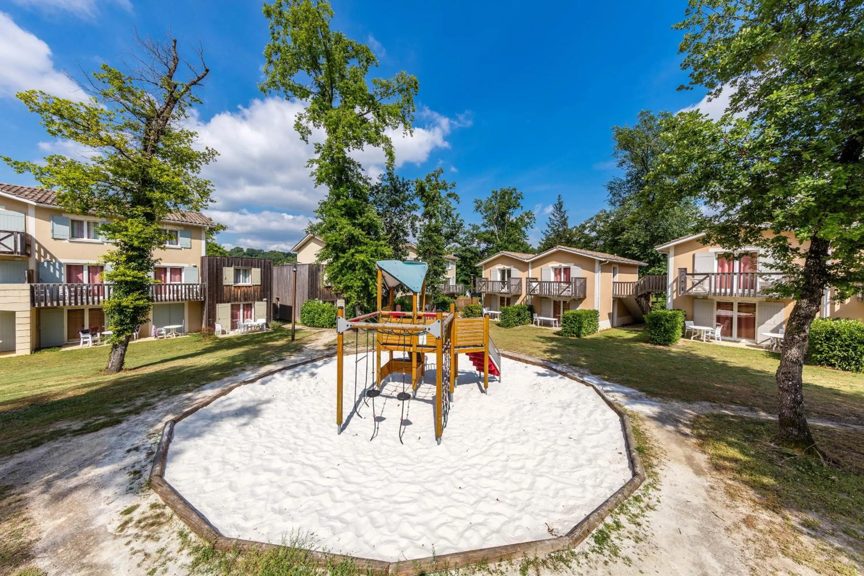 Children play ground in Vacancéole - Le Domaine du Golf d'Albret