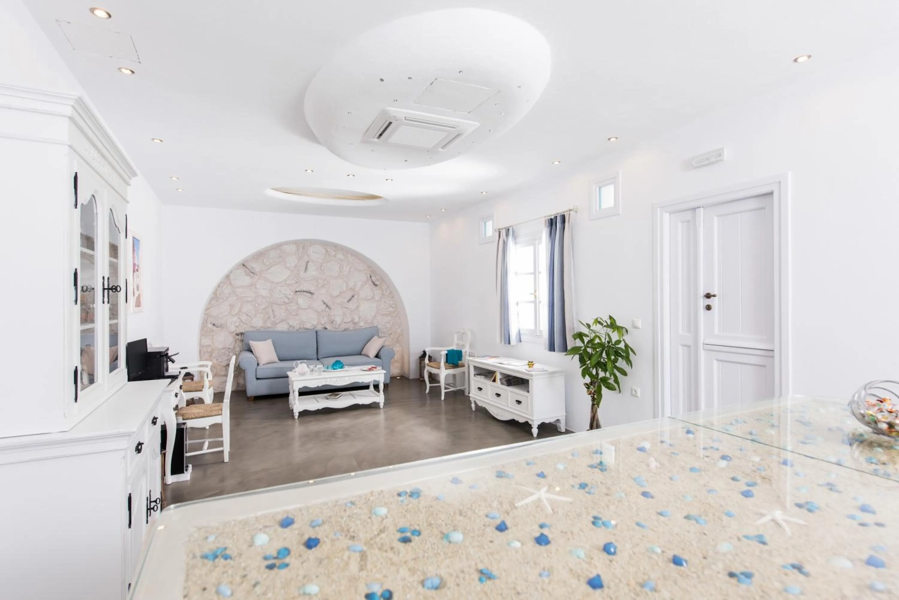 Lobby or reception, Bed in Cycladic Islands Hotel & Spa