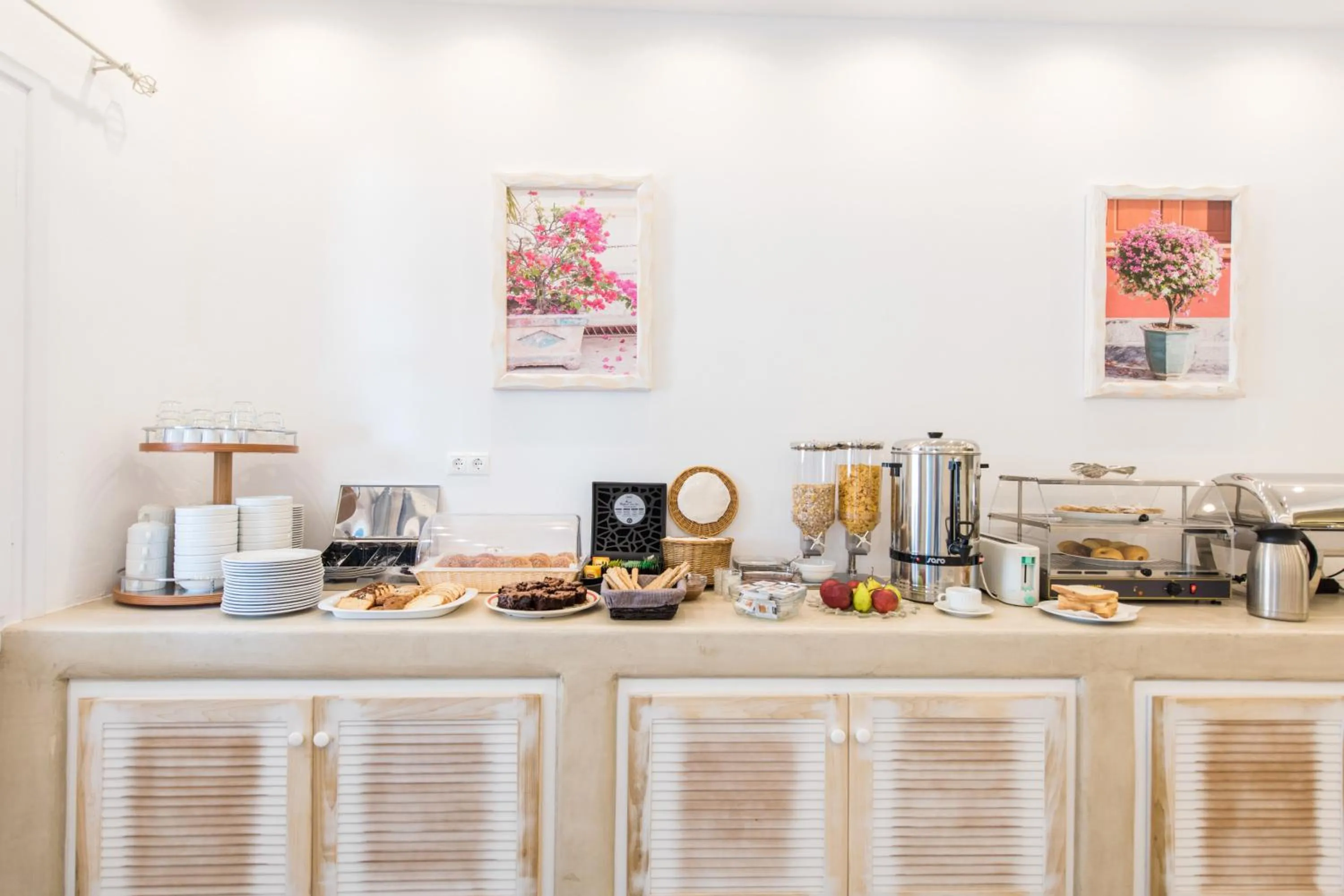 Buffet breakfast in Cycladic Islands Hotel & Spa