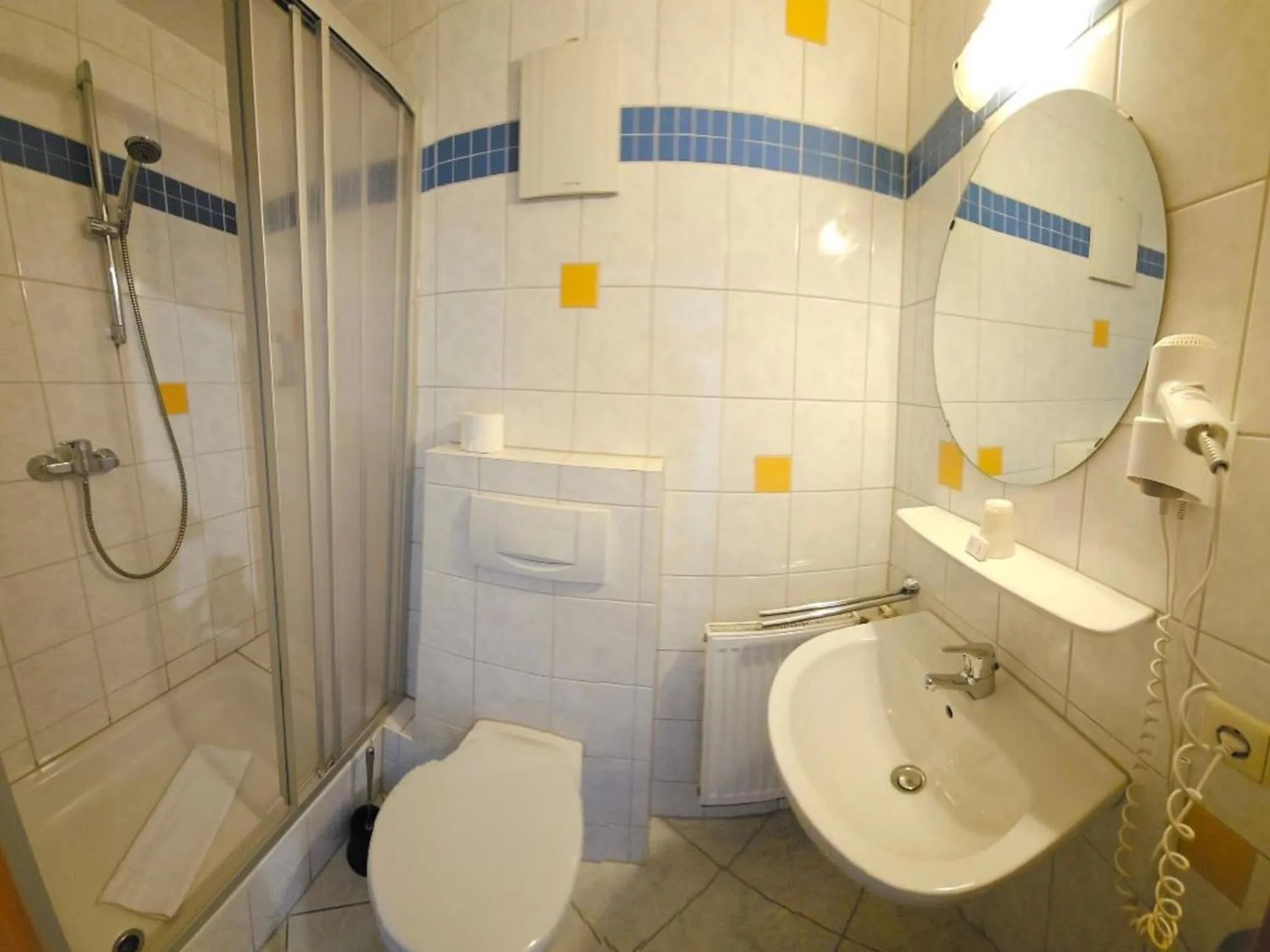 Shower in Hotel Hirsch Günzburg