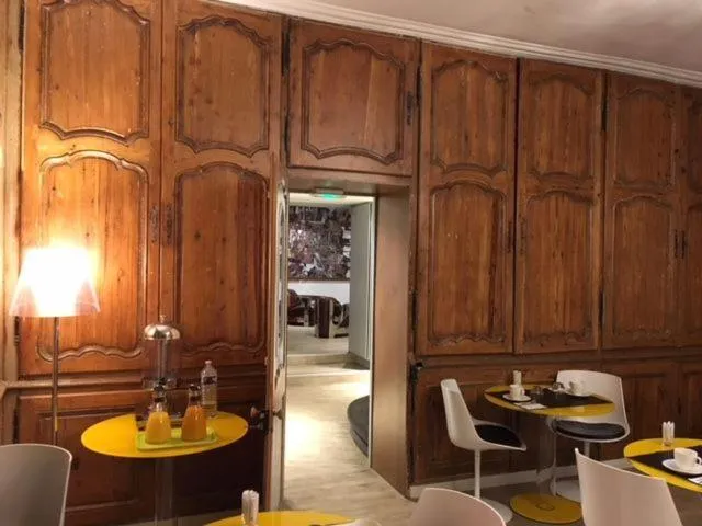 Breakfast in Hôtel Atlantic