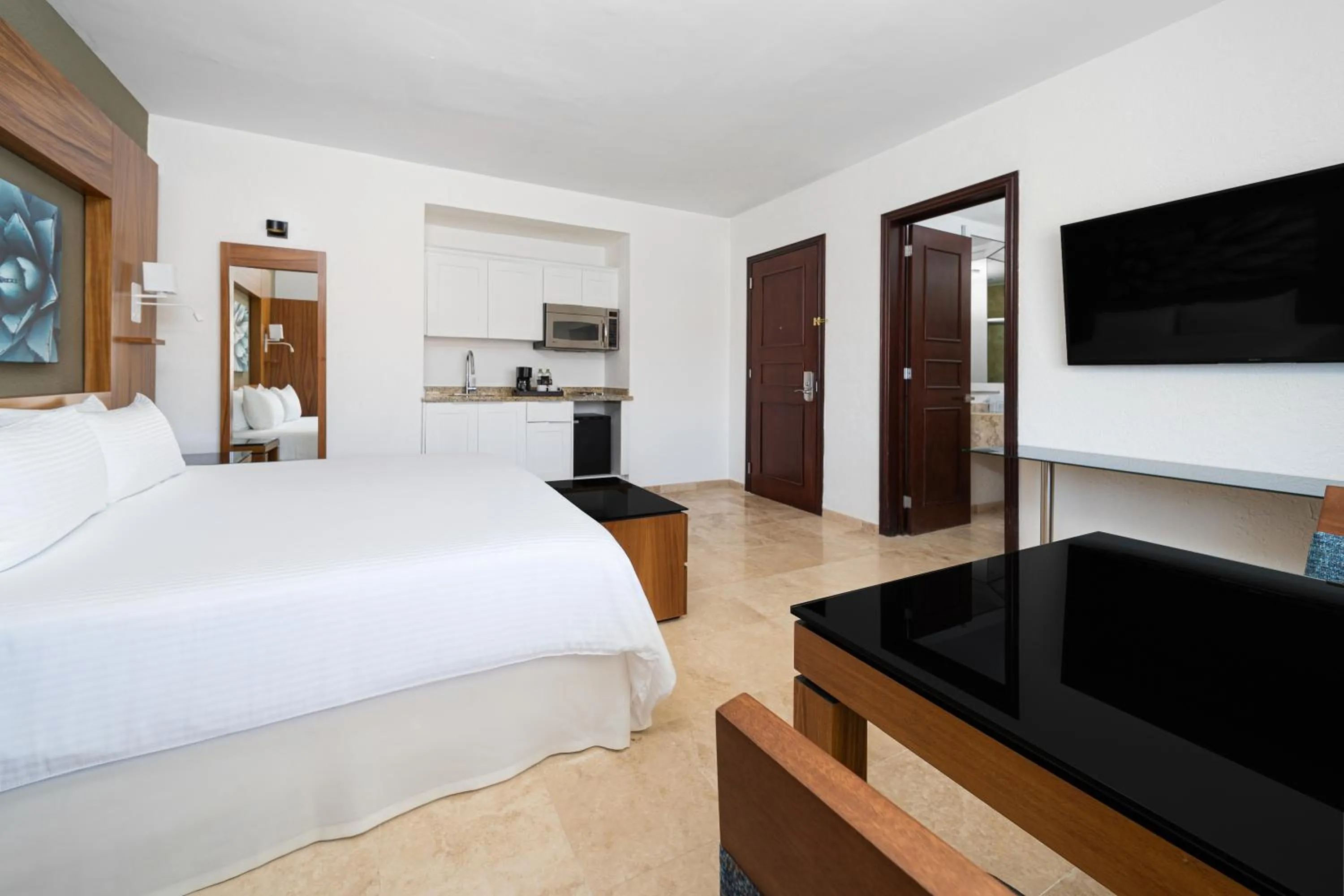 TV and multimedia, Bed in Krystal Grand Los Cabos - All Inclusive