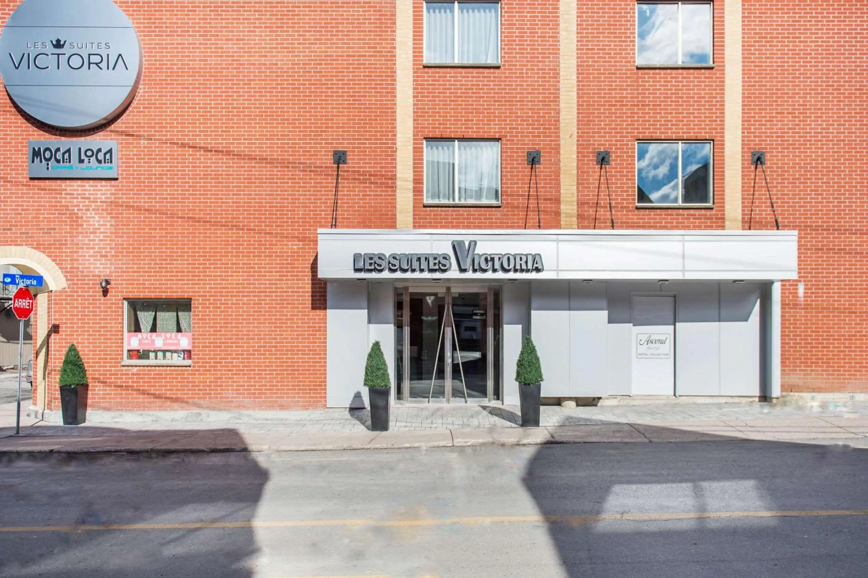 Property building in Les Suites Victoria, an Ascend Collection Hotel