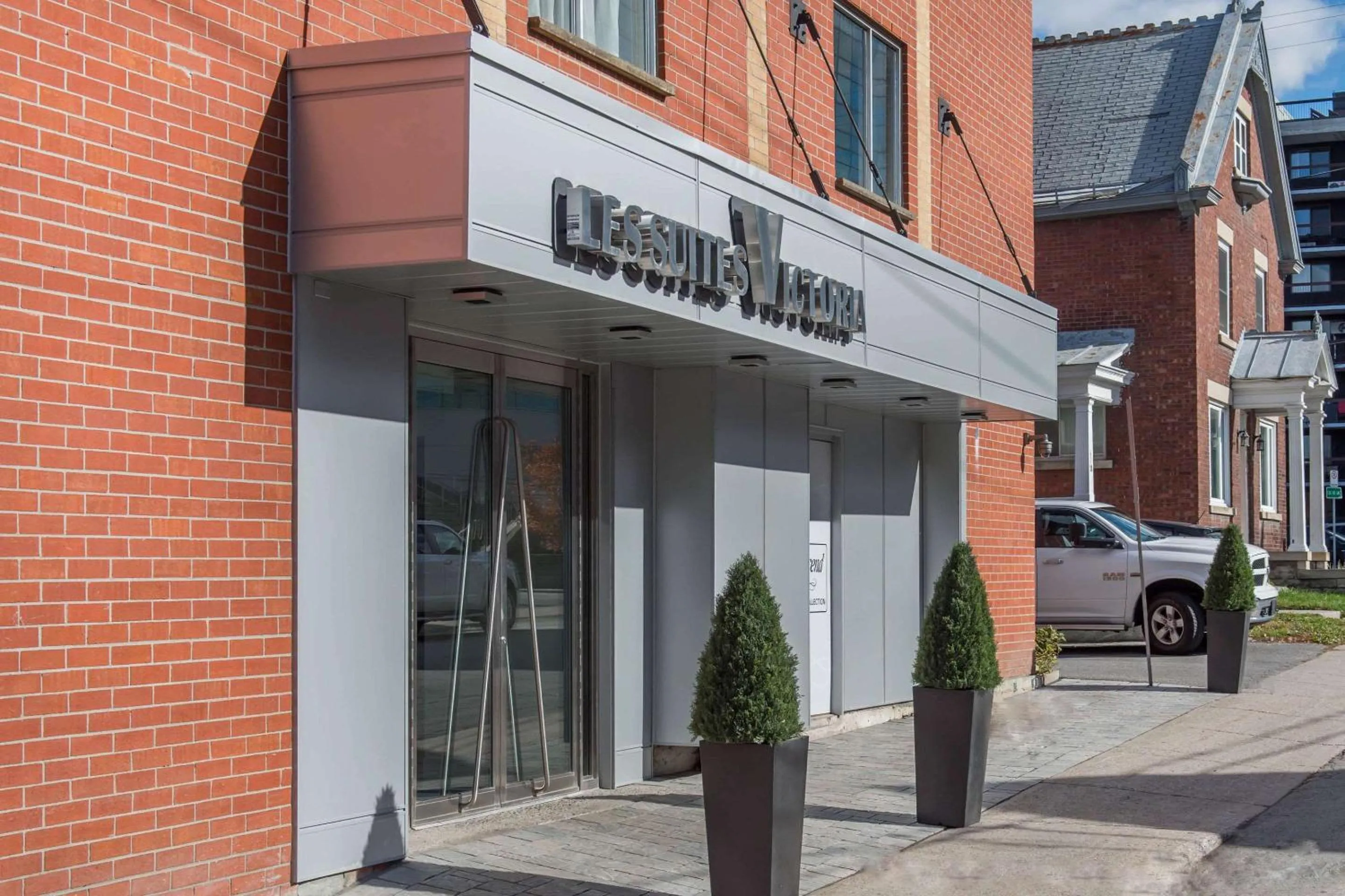 Property building in Les Suites Victoria, an Ascend Collection Hotel