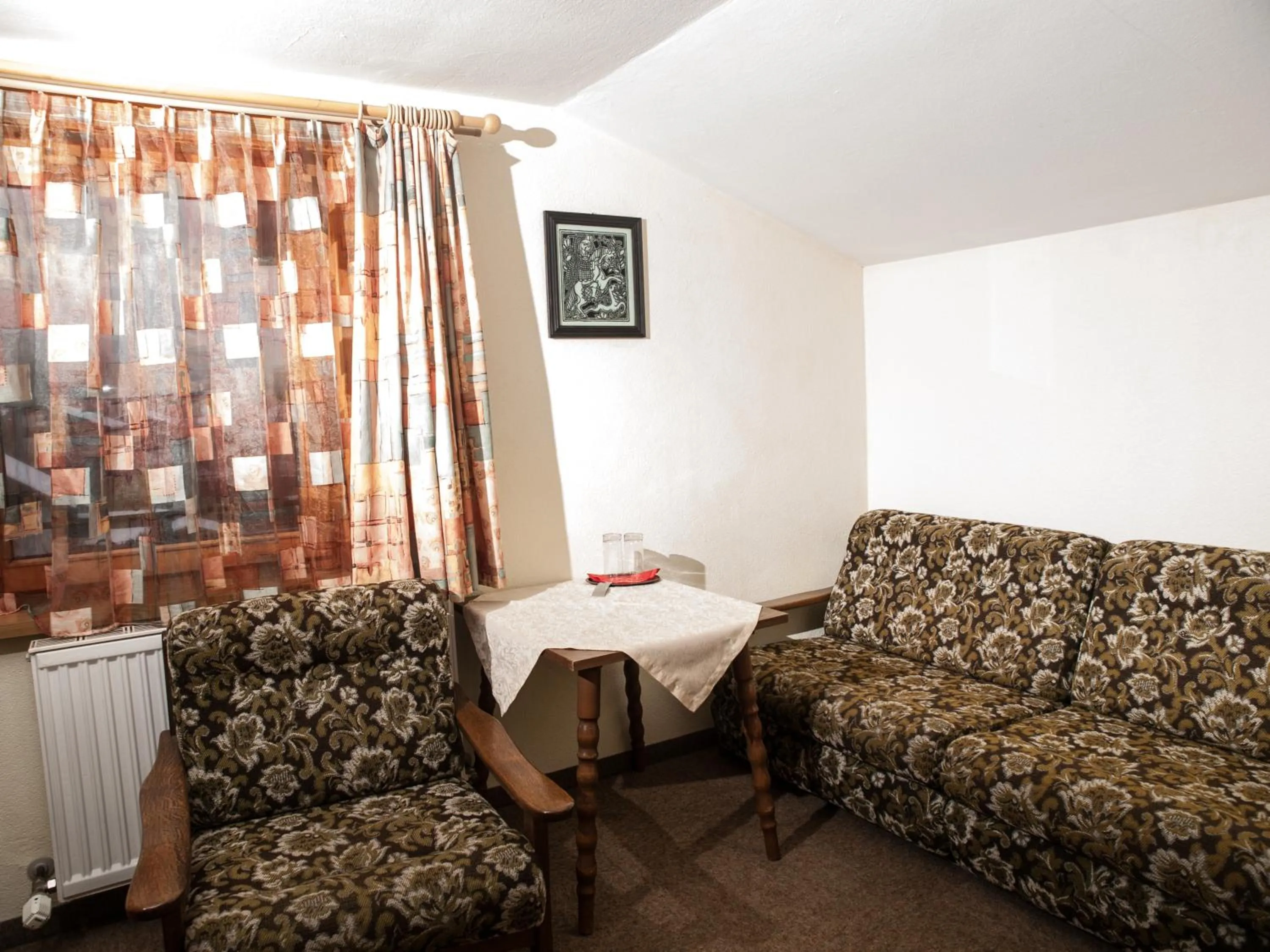 Seating area in Pension Handle