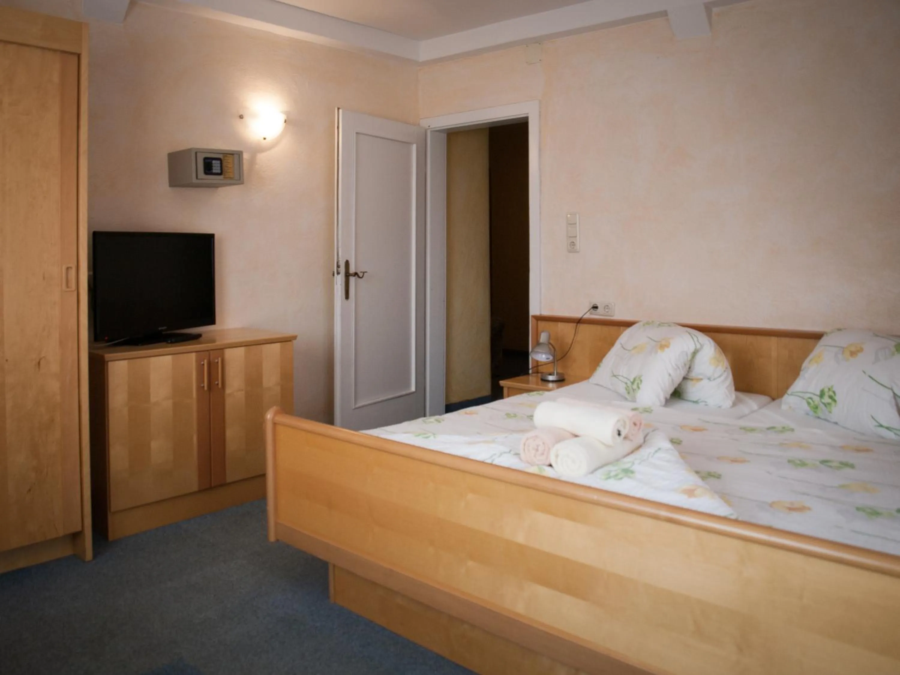 Bed in Pension Handle