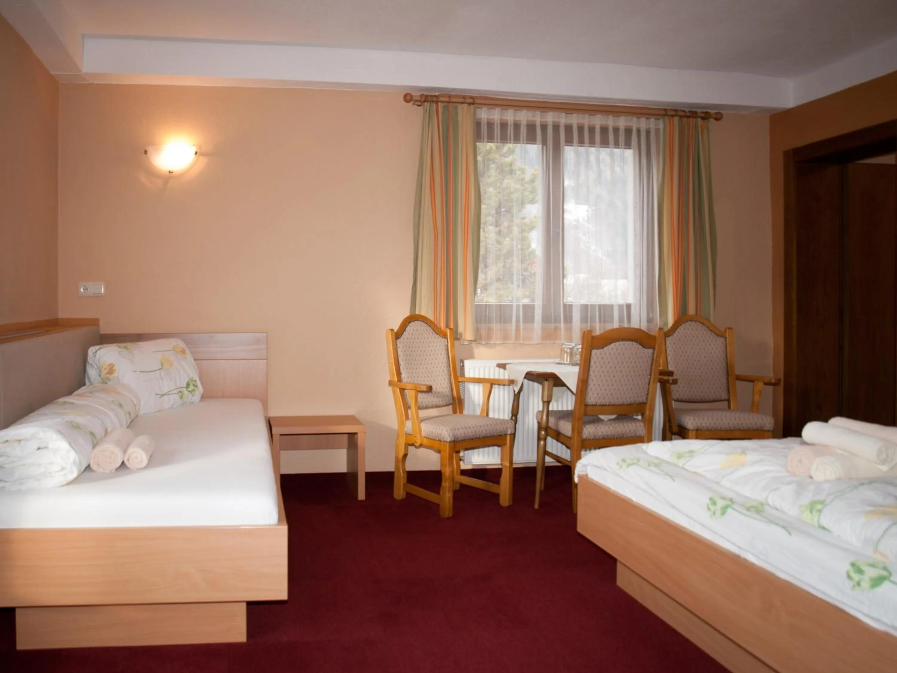 Bed in Pension Handle