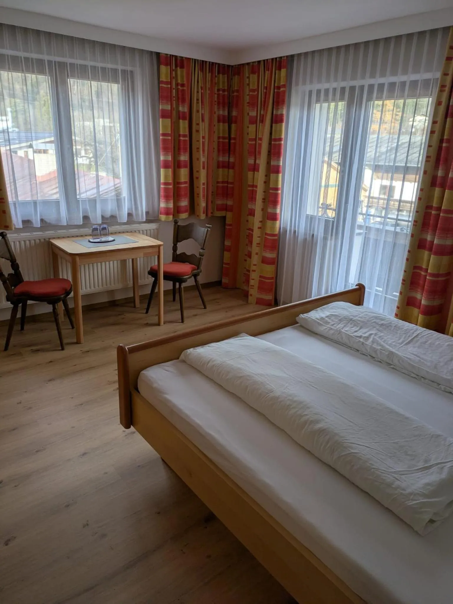 Bed in Pension Handle