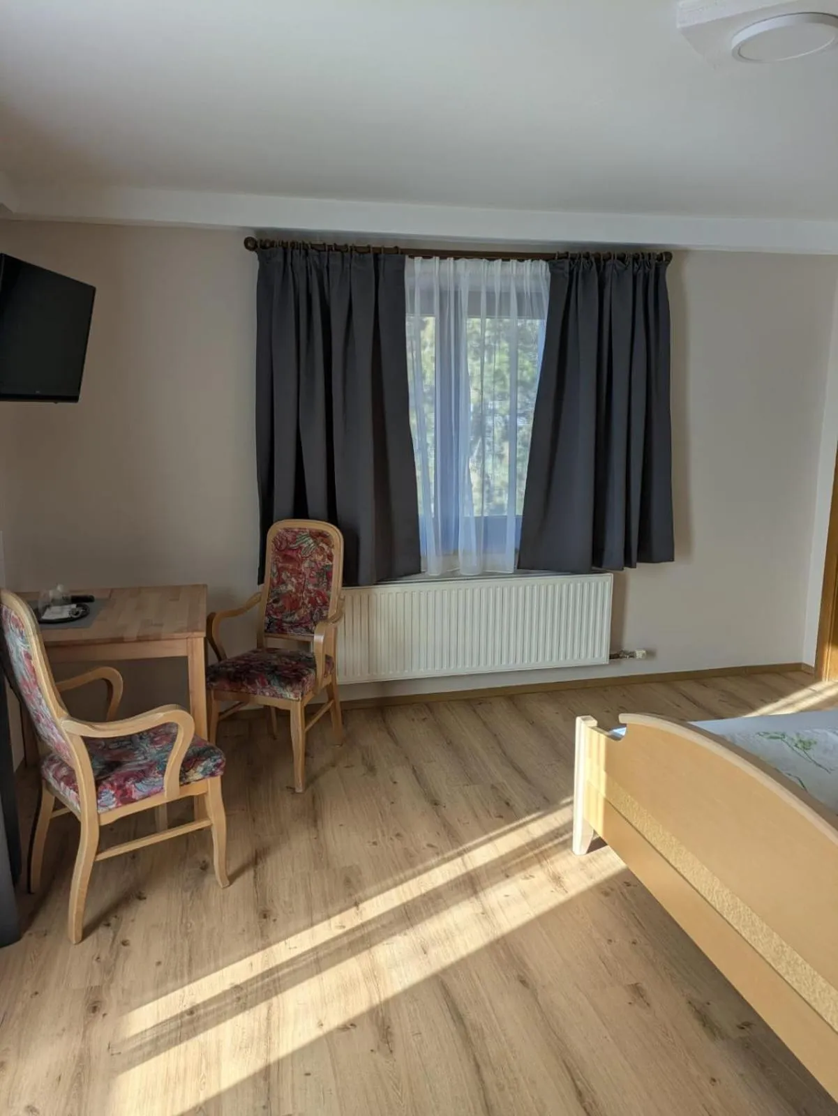 Bed in Pension Handle