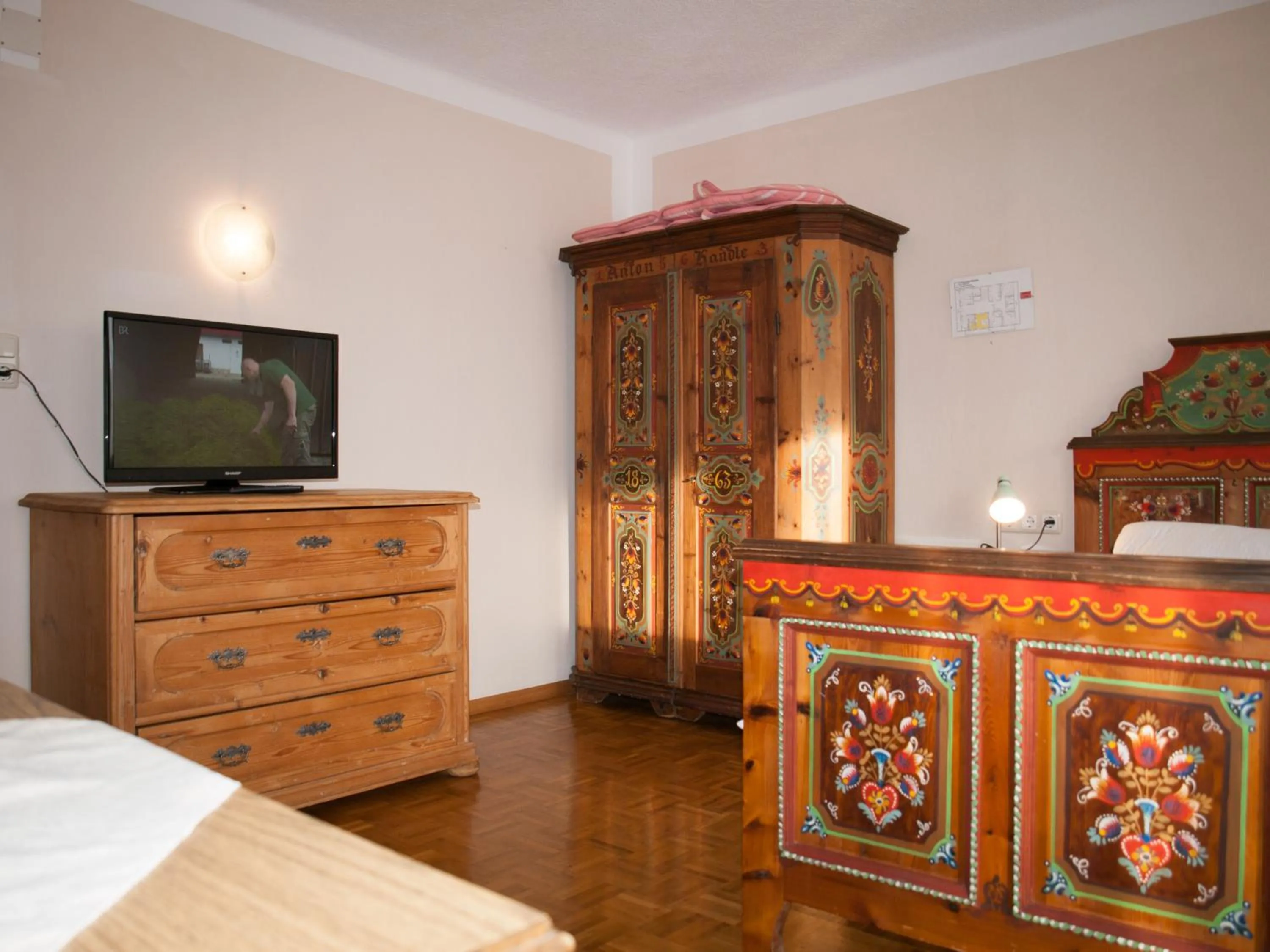 Bed in Pension Handle