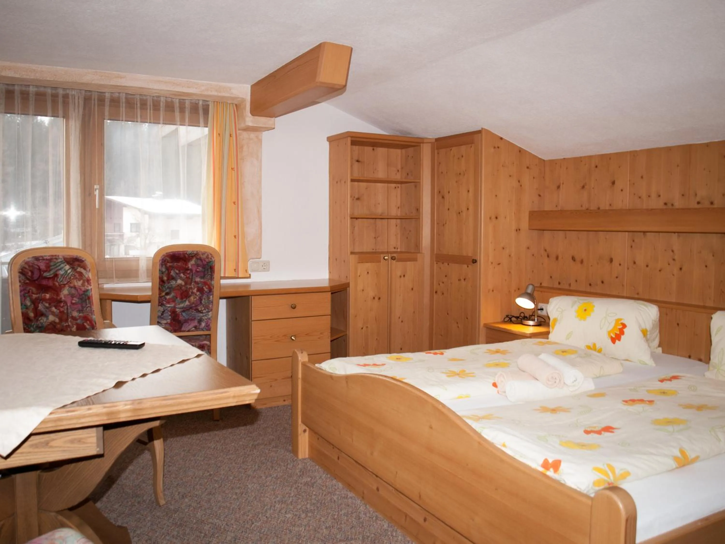 Bed in Pension Handle