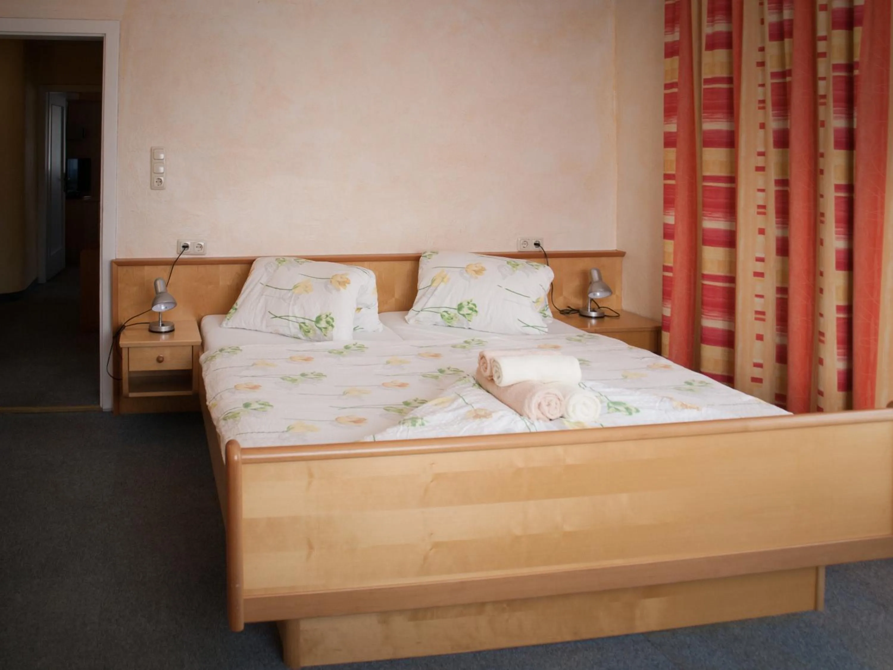 Bed in Pension Handle