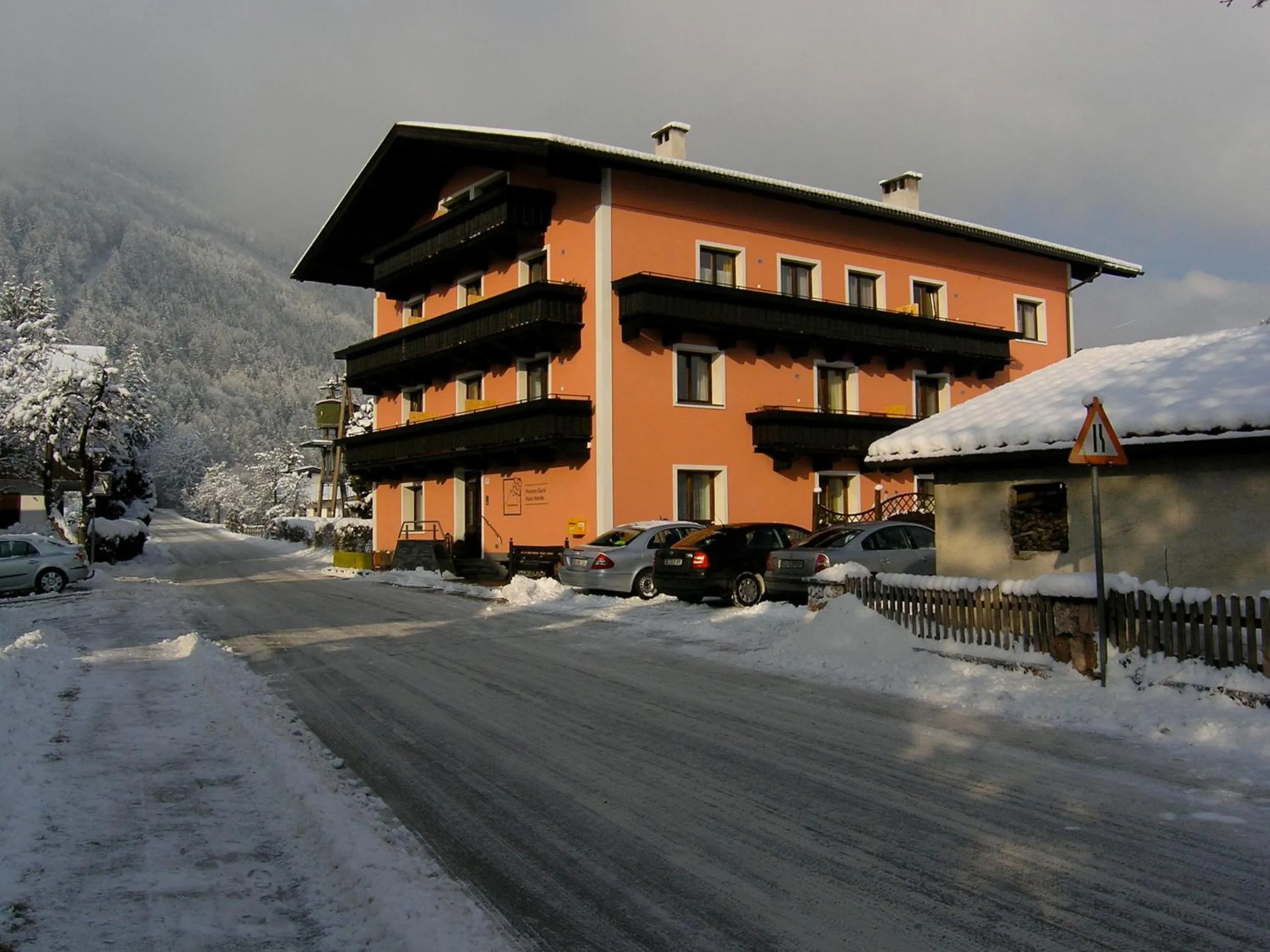 Facade/entrance in Pension Handle