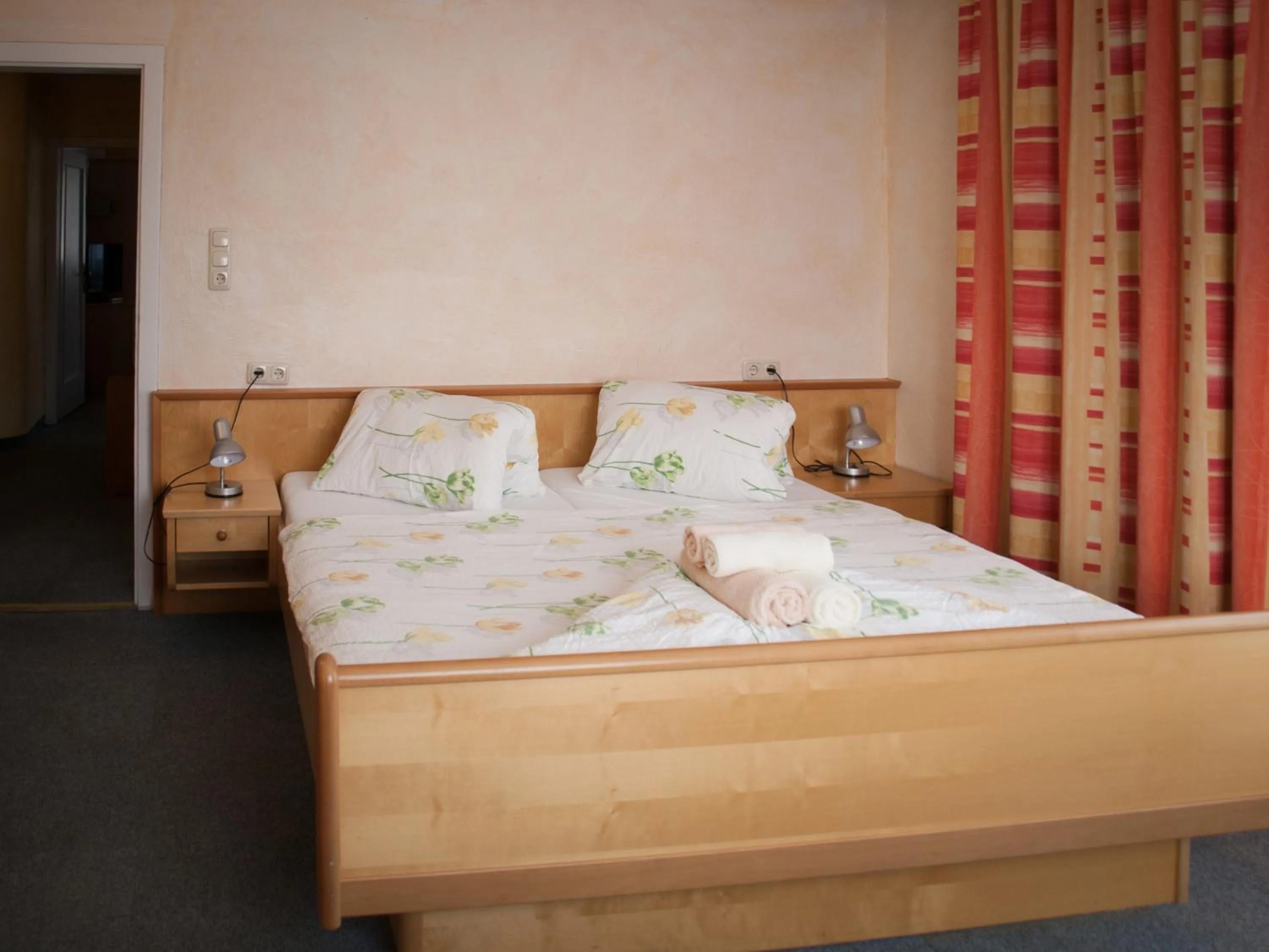 Bed in Pension Handle