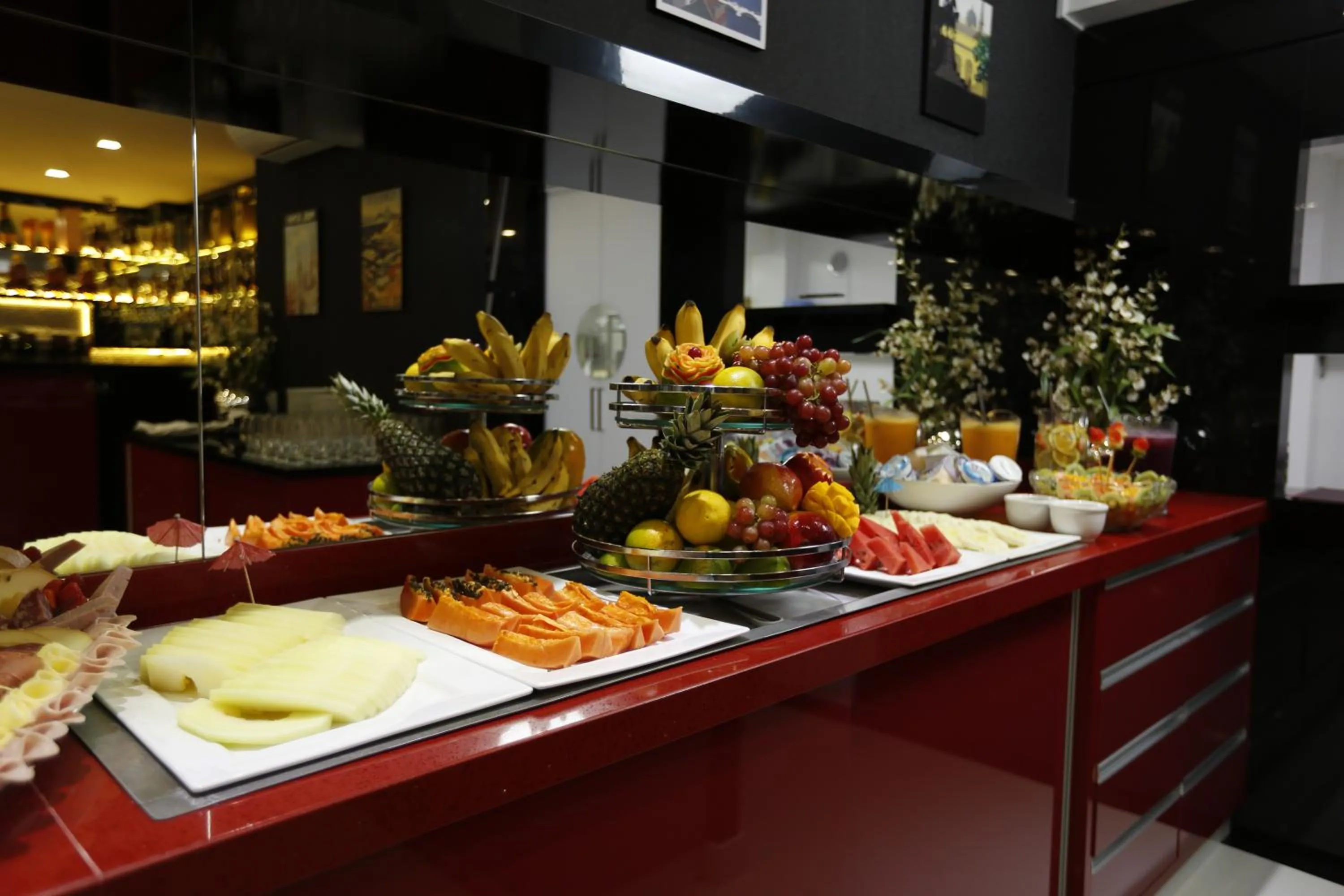 Buffet breakfast in Holiday & Business Hotel - Em frente ao Centro de Eventos e Arena Conda