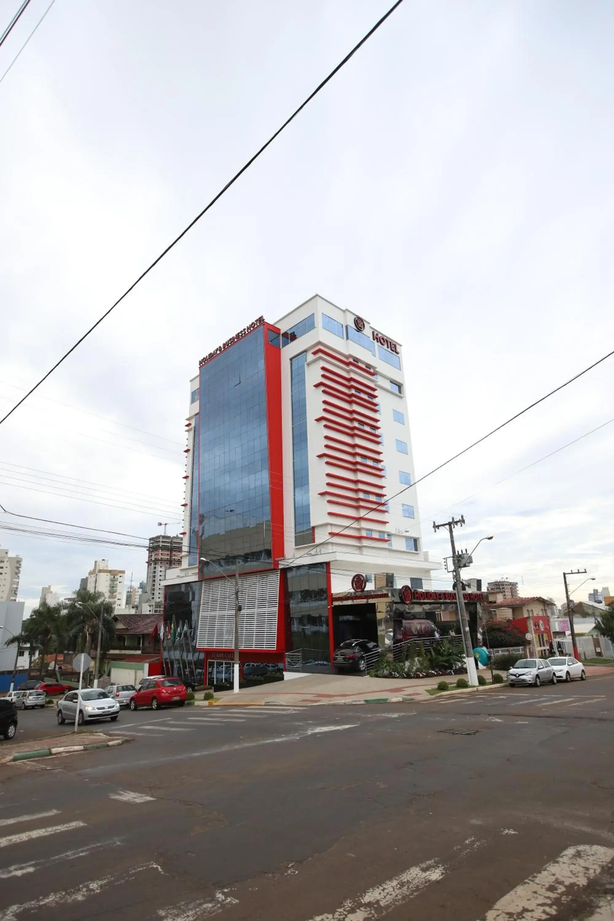 Property building in Holiday & Business Hotel - Em frente ao Centro de Eventos e Arena Conda Property building in Holiday & Business Hotel - Em frente ao Centro de Eventos e Arena Conda