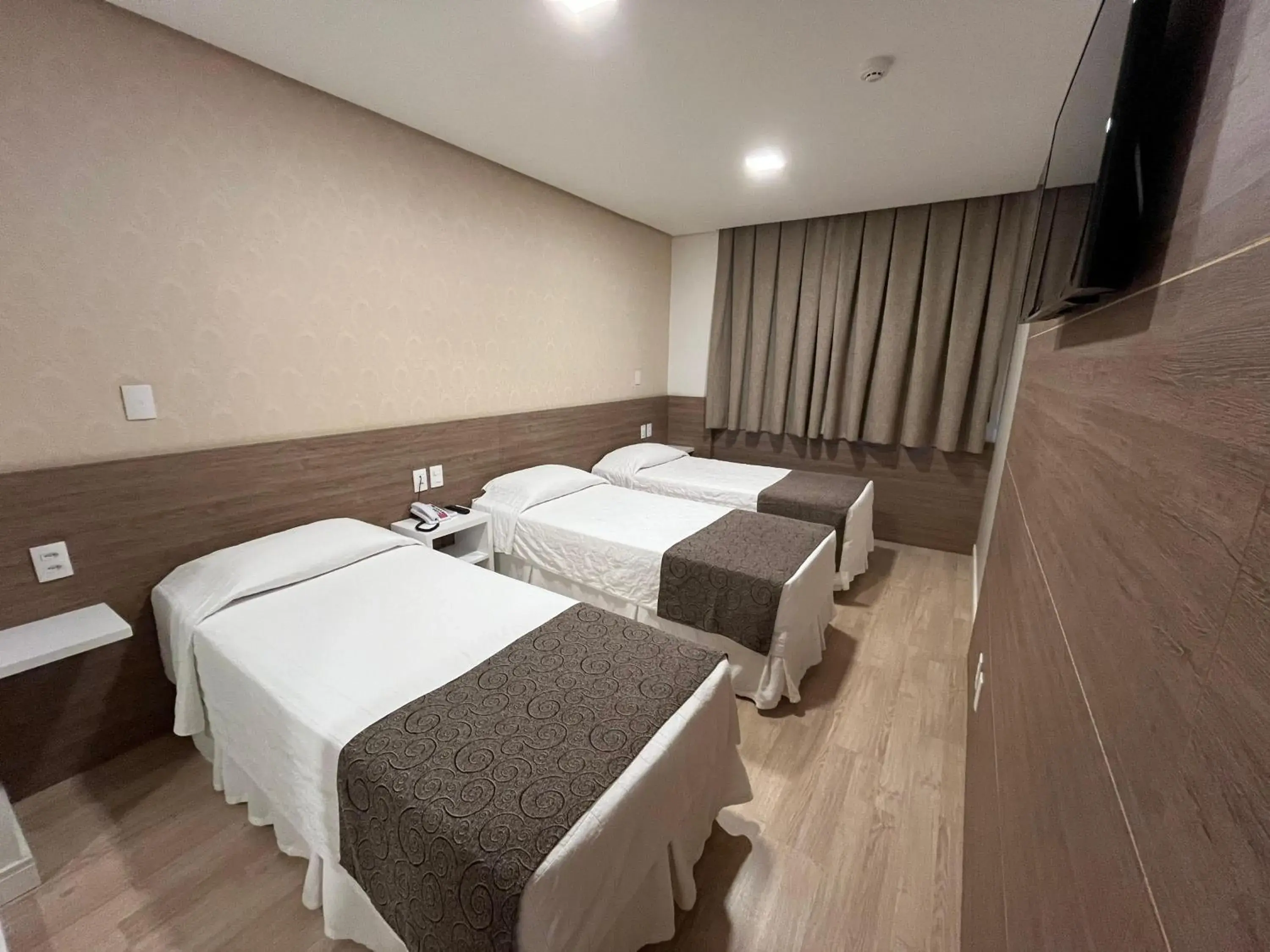 Triple Room in Holiday & Business Hotel - Em frente ao Centro de Eventos e Arena Conda Triple Room in Holiday & Business Hotel - Em frente ao Centro de Eventos e Arena Conda