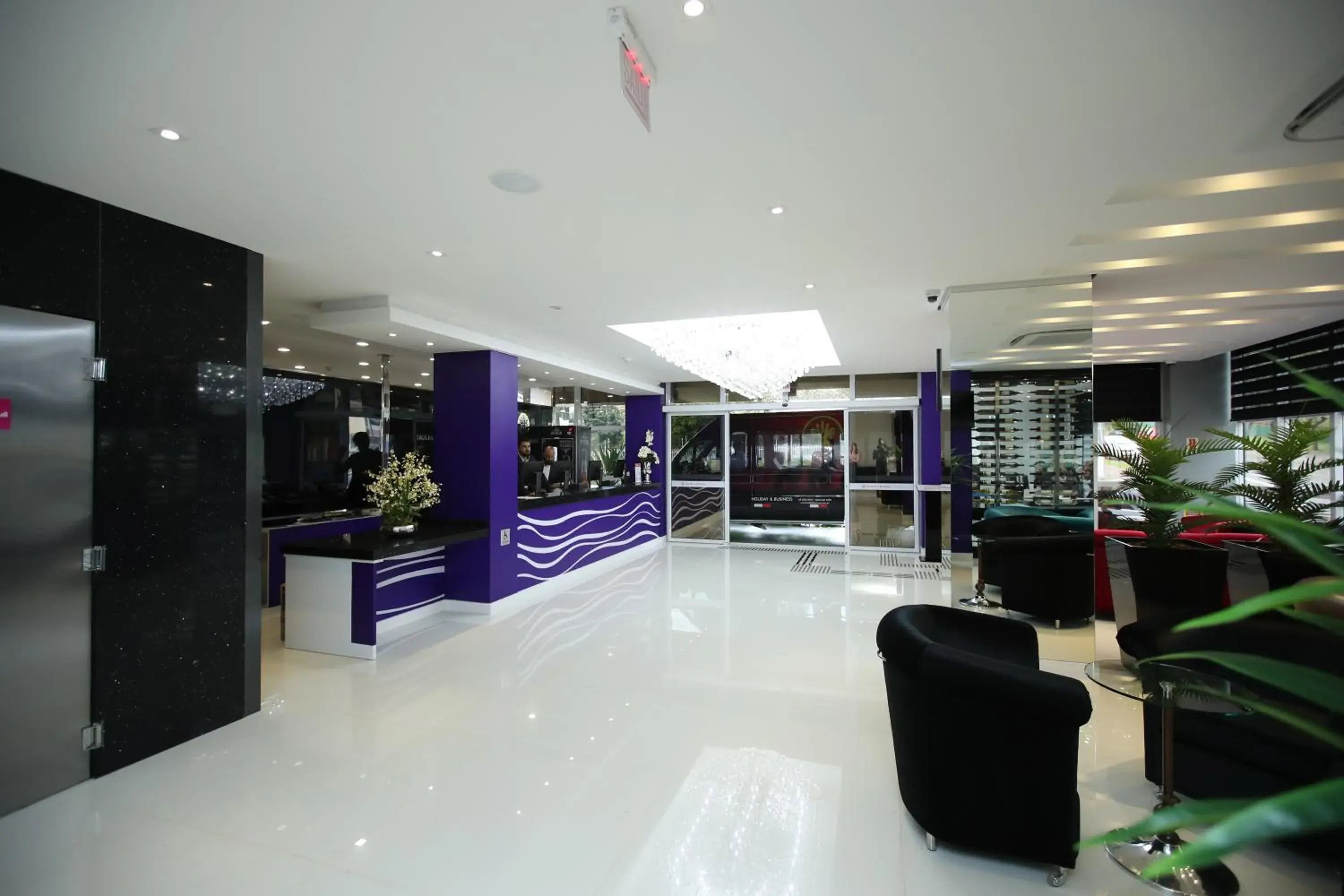 Property building in Holiday & Business Hotel - Em frente ao Centro de Eventos e Arena Conda Property building in Holiday & Business Hotel - Em frente ao Centro de Eventos e Arena Conda