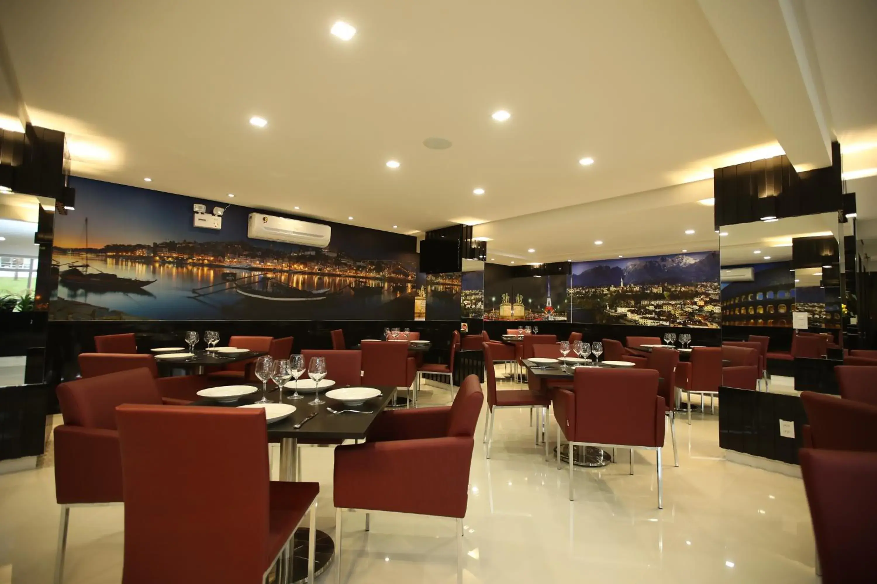 Restaurant/places to eat in Holiday & Business Hotel - Em frente ao Centro de Eventos e Arena Conda Restaurant/places to eat in Holiday & Business Hotel - Em frente ao Centro de Eventos e Arena Conda