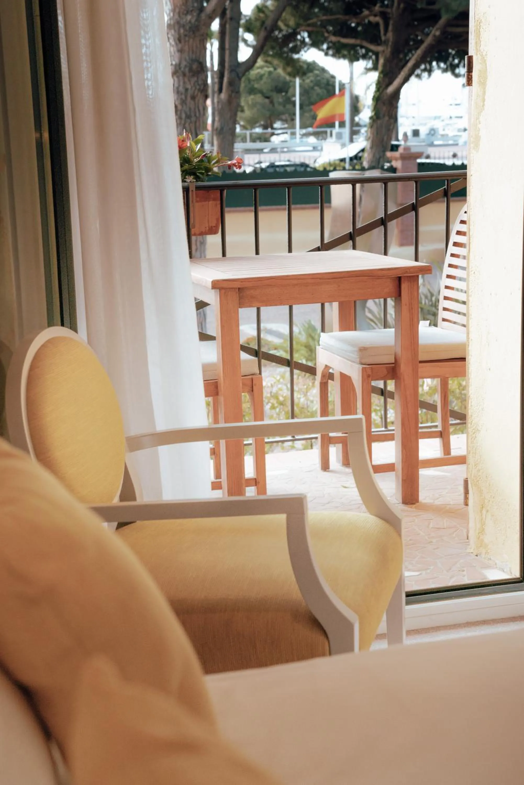 Balcony/Terrace in Ermitage de l'Oasis & Spa - Cannes Mandelieu