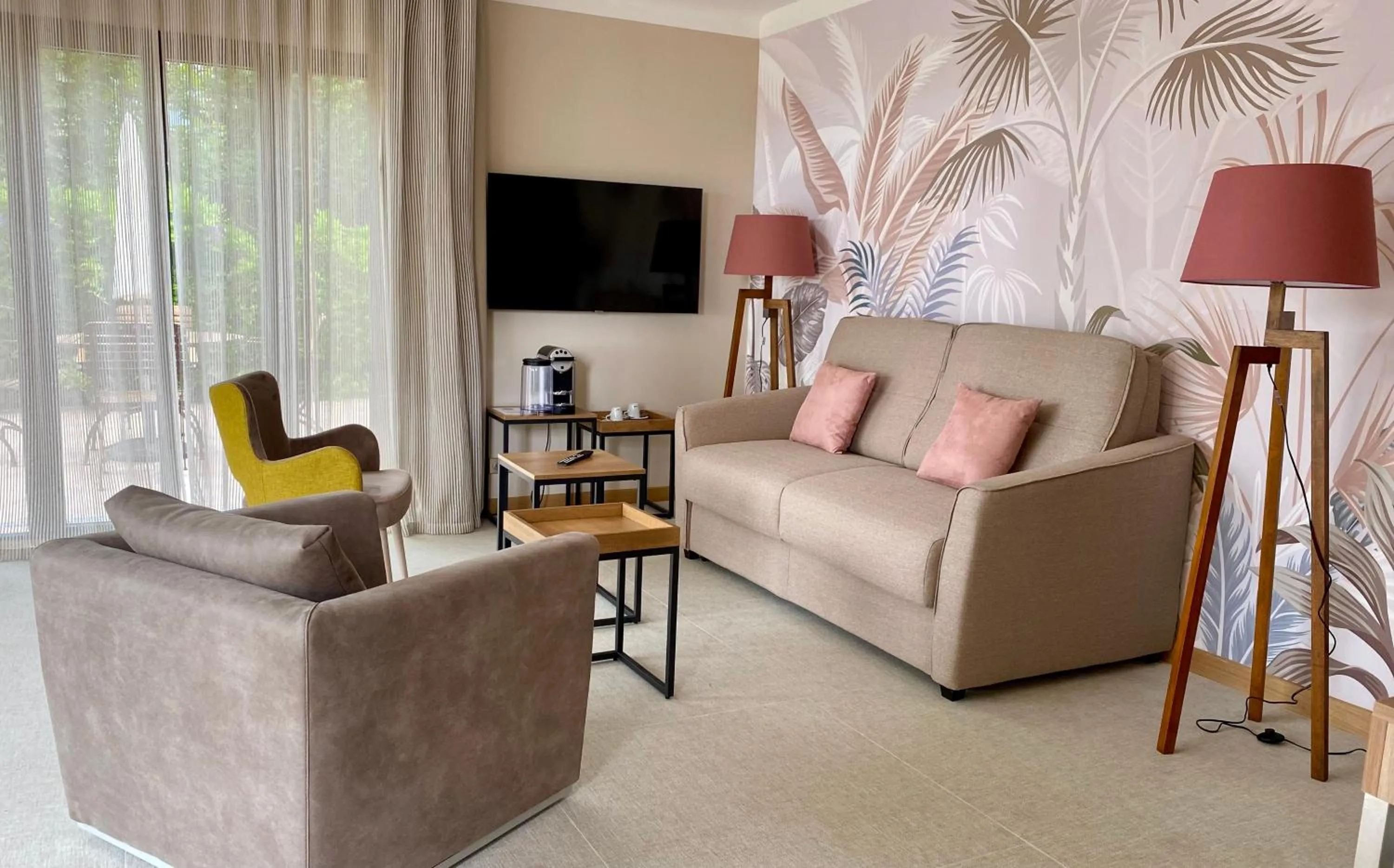 TV and multimedia in Ermitage de l'Oasis & Spa - Cannes Mandelieu