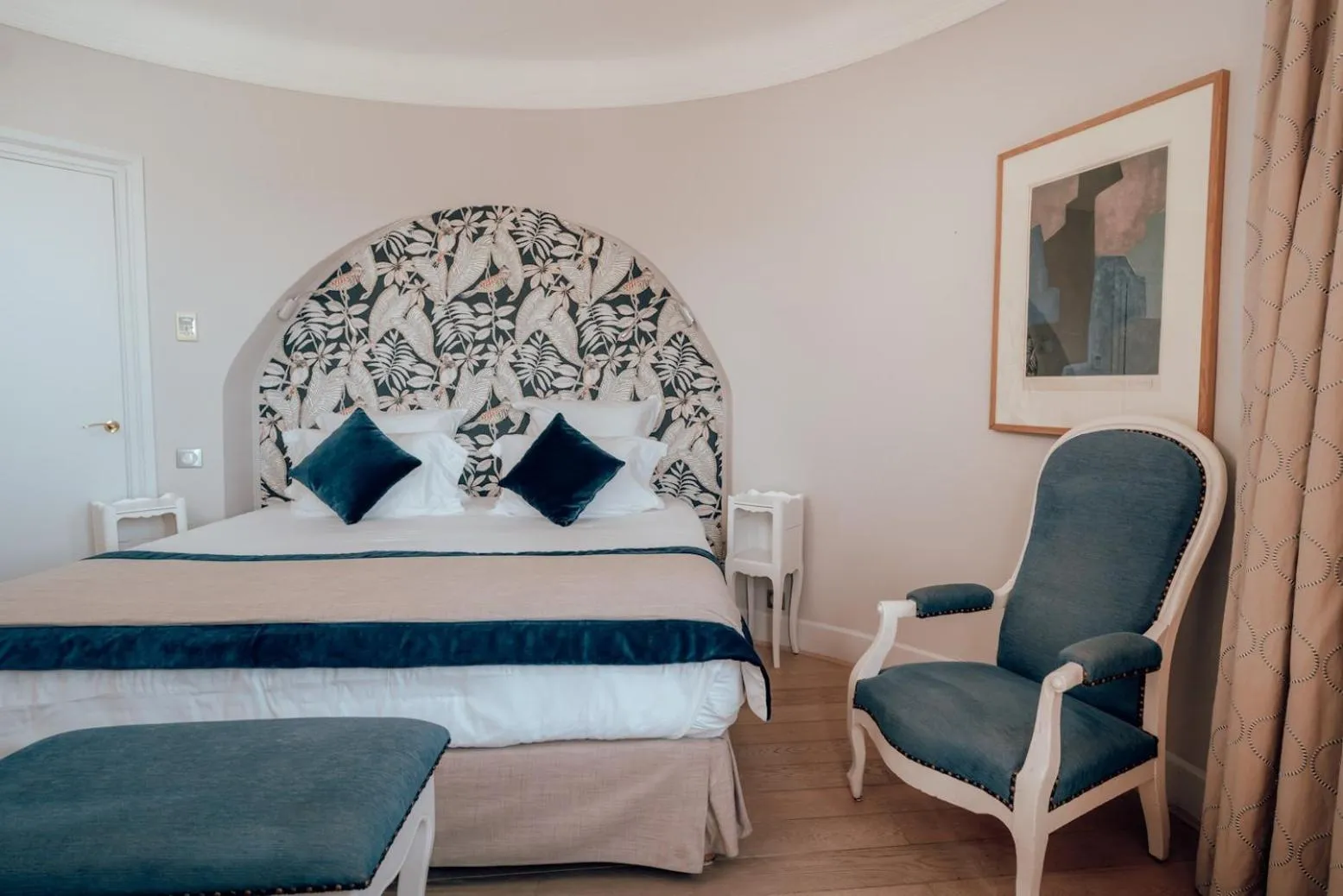 Bed in Ermitage de l'Oasis & Spa - Cannes Mandelieu