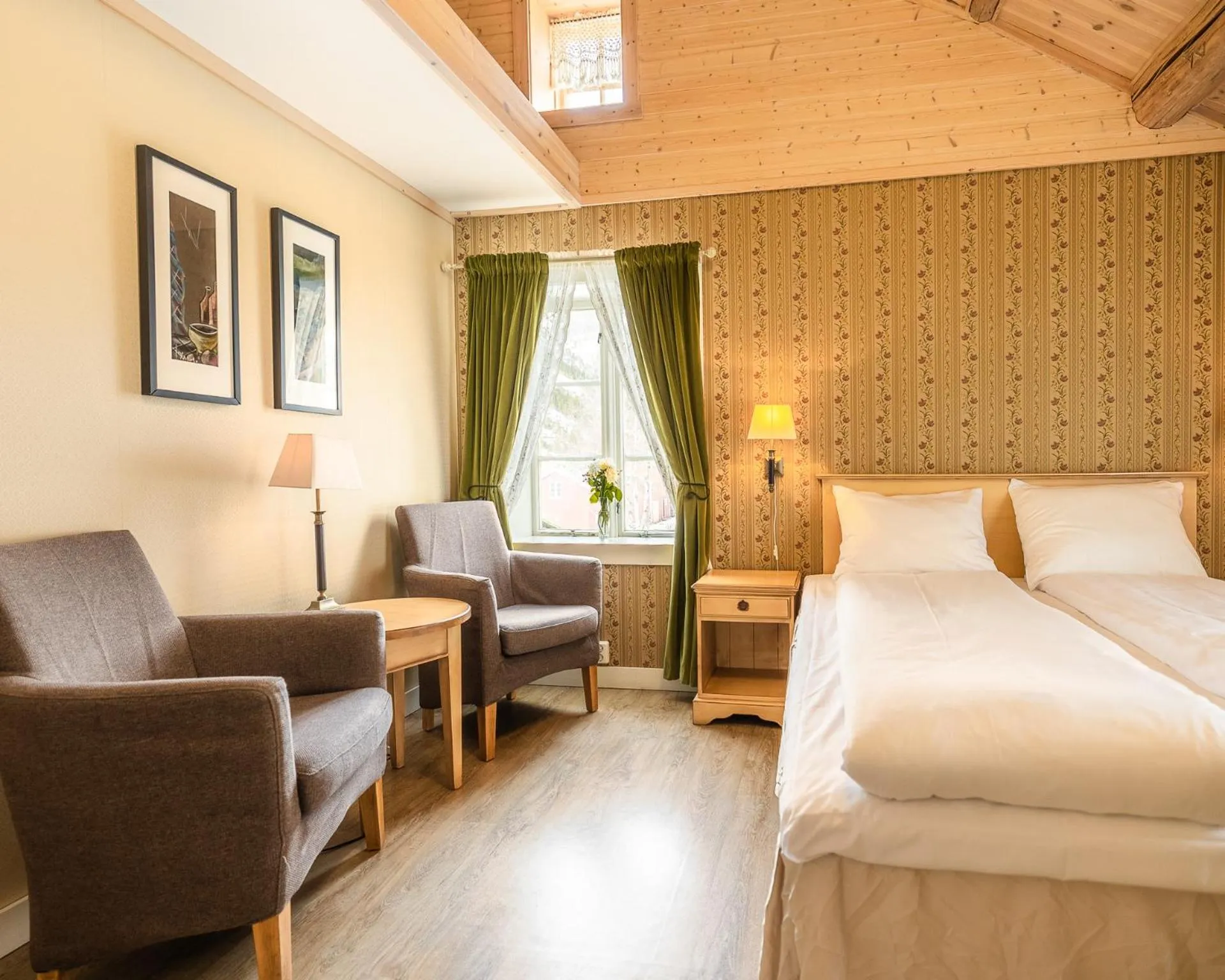 Bed in Fru Haugans Hotel