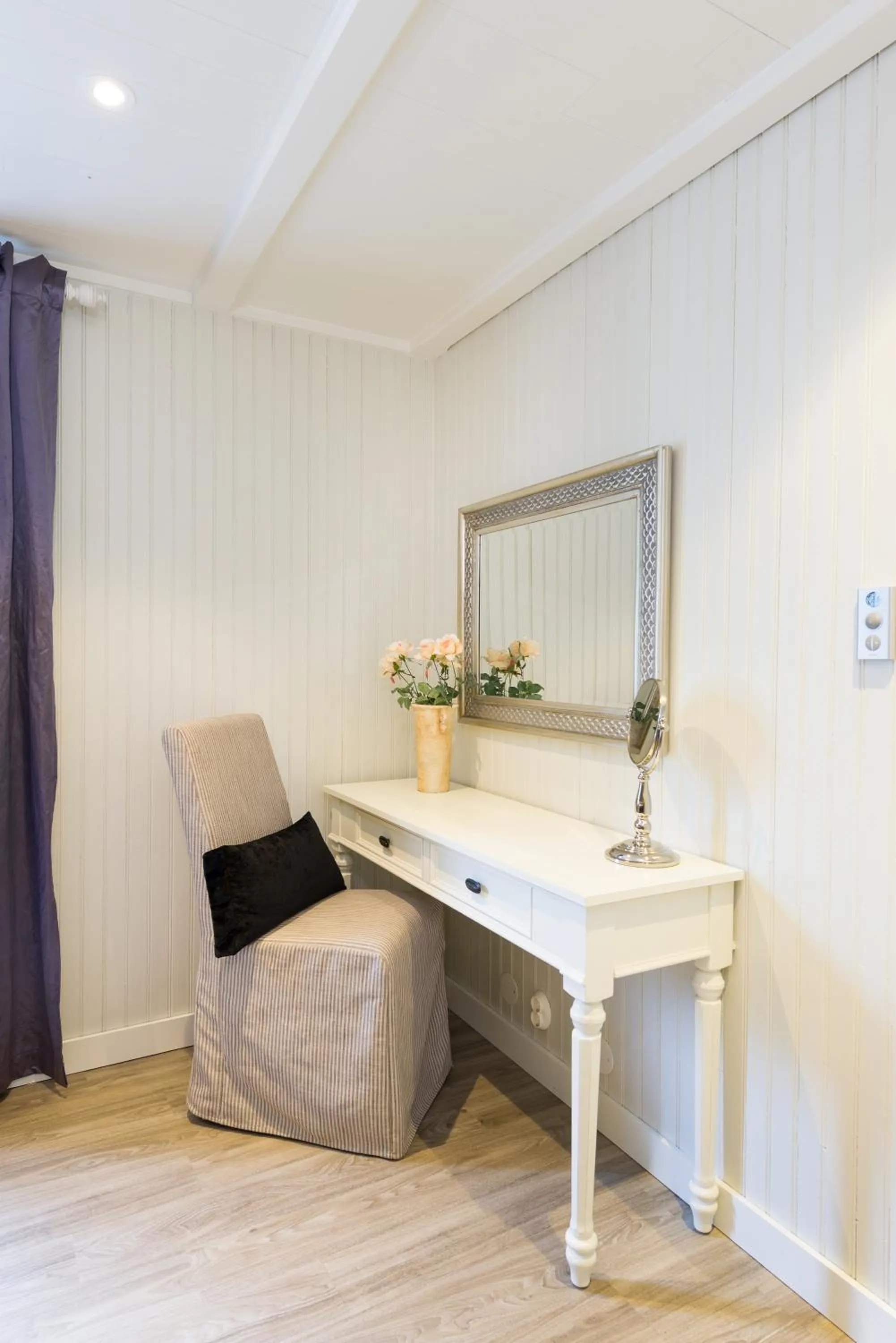 Decorative detail in Fru Haugans Hotel