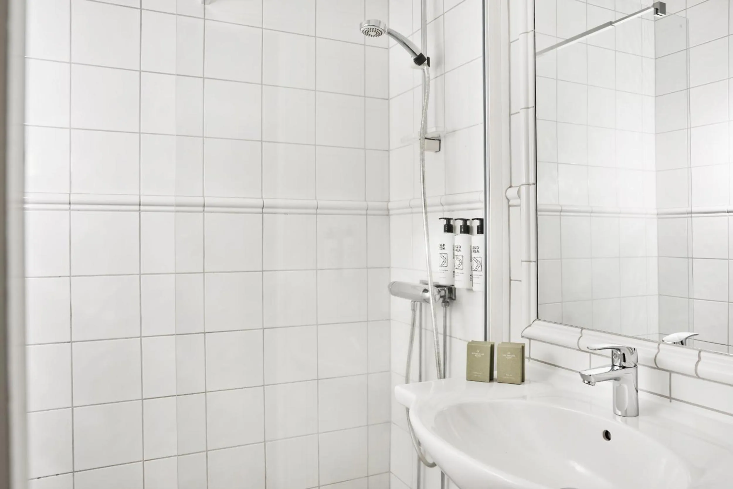 Bathroom in Fru Haugans Hotel