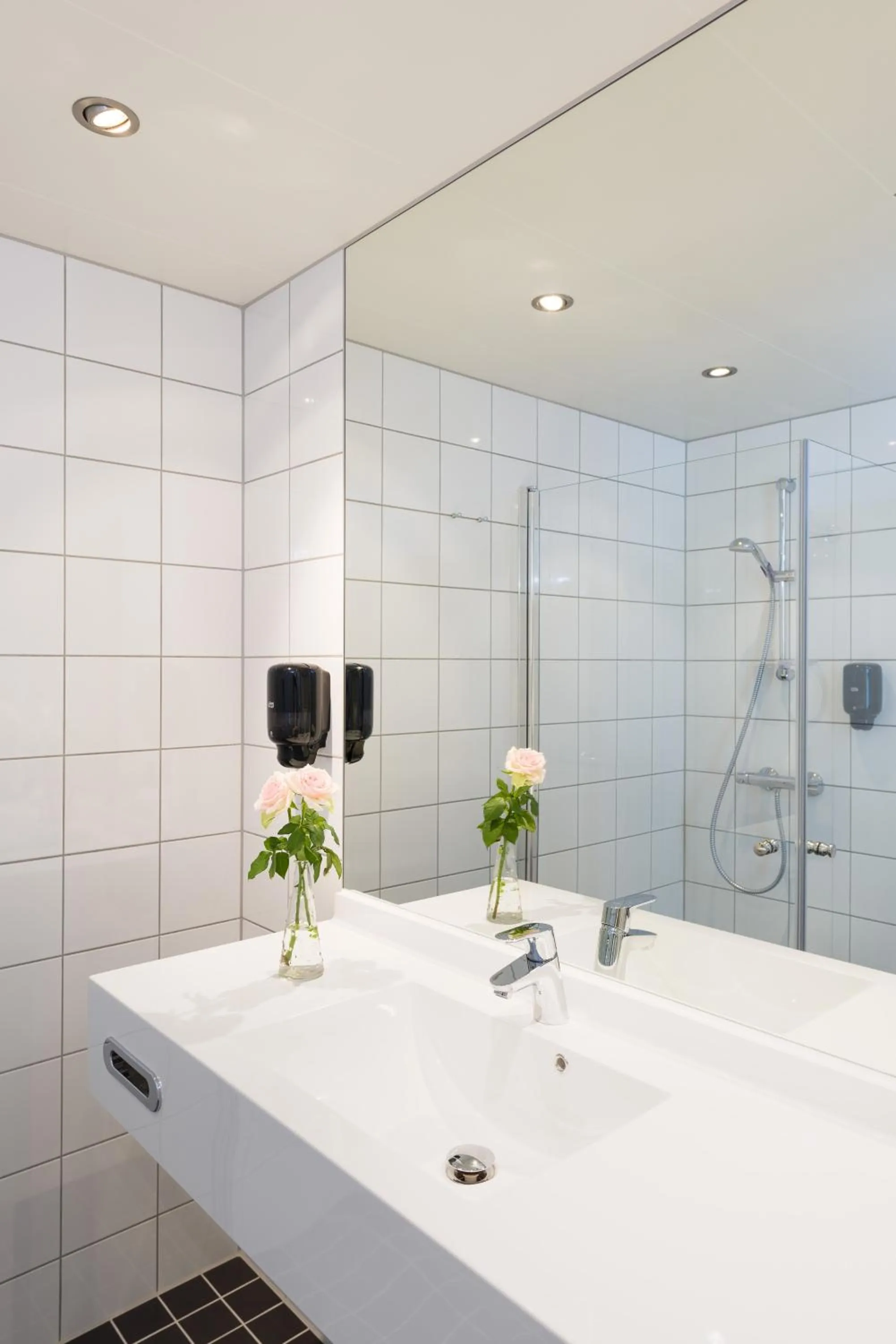 Bathroom in Fru Haugans Hotel