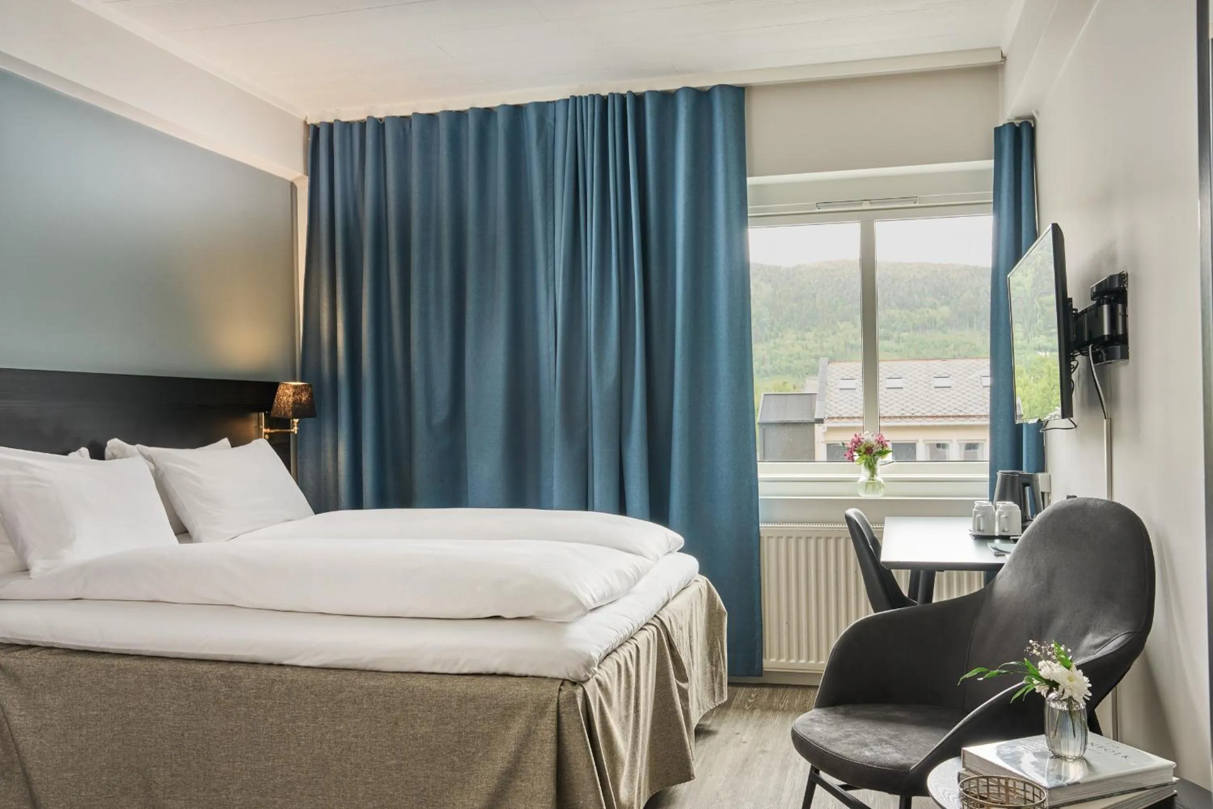 Bedroom, Bed in Fru Haugans Hotel