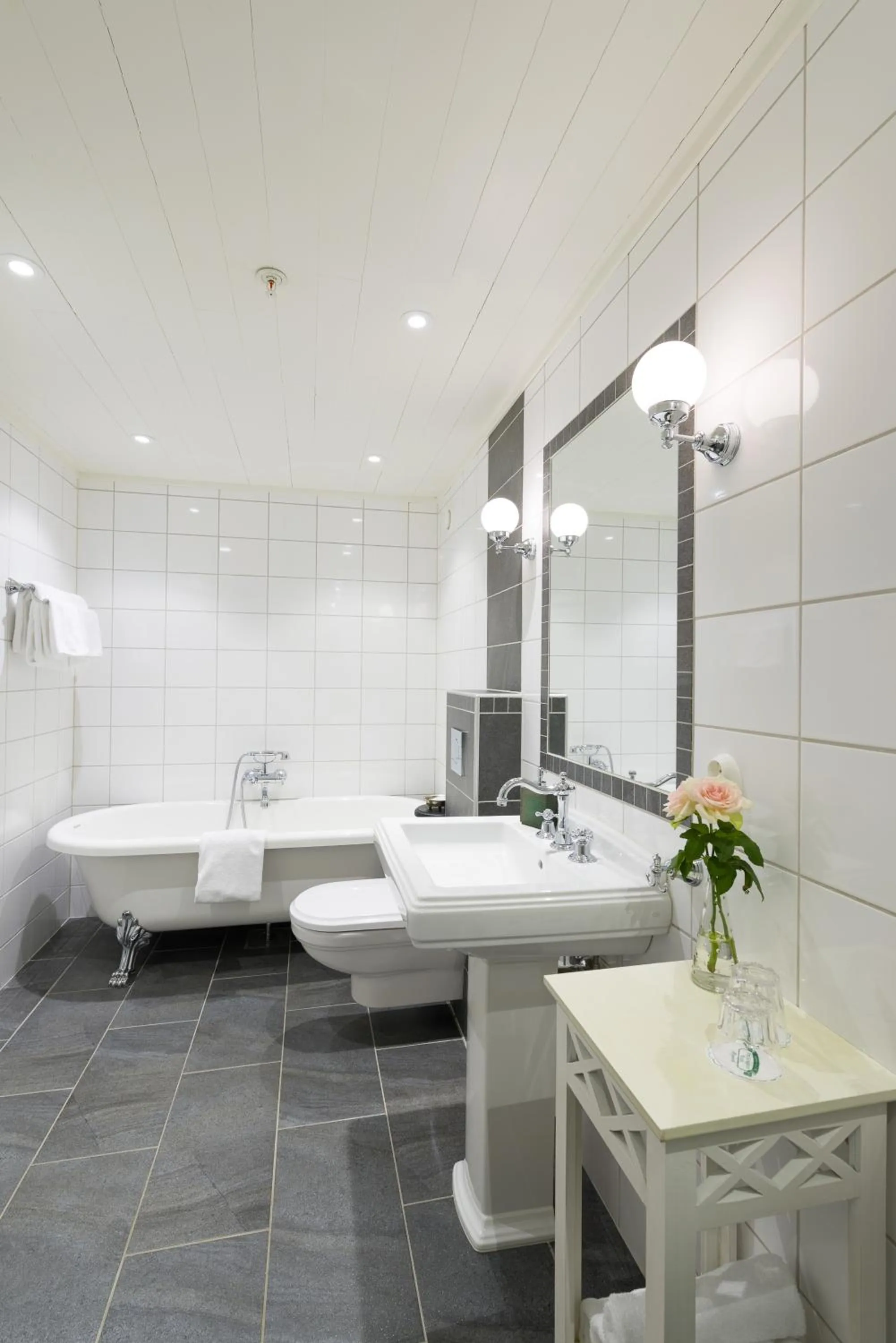 Bathroom in Fru Haugans Hotel