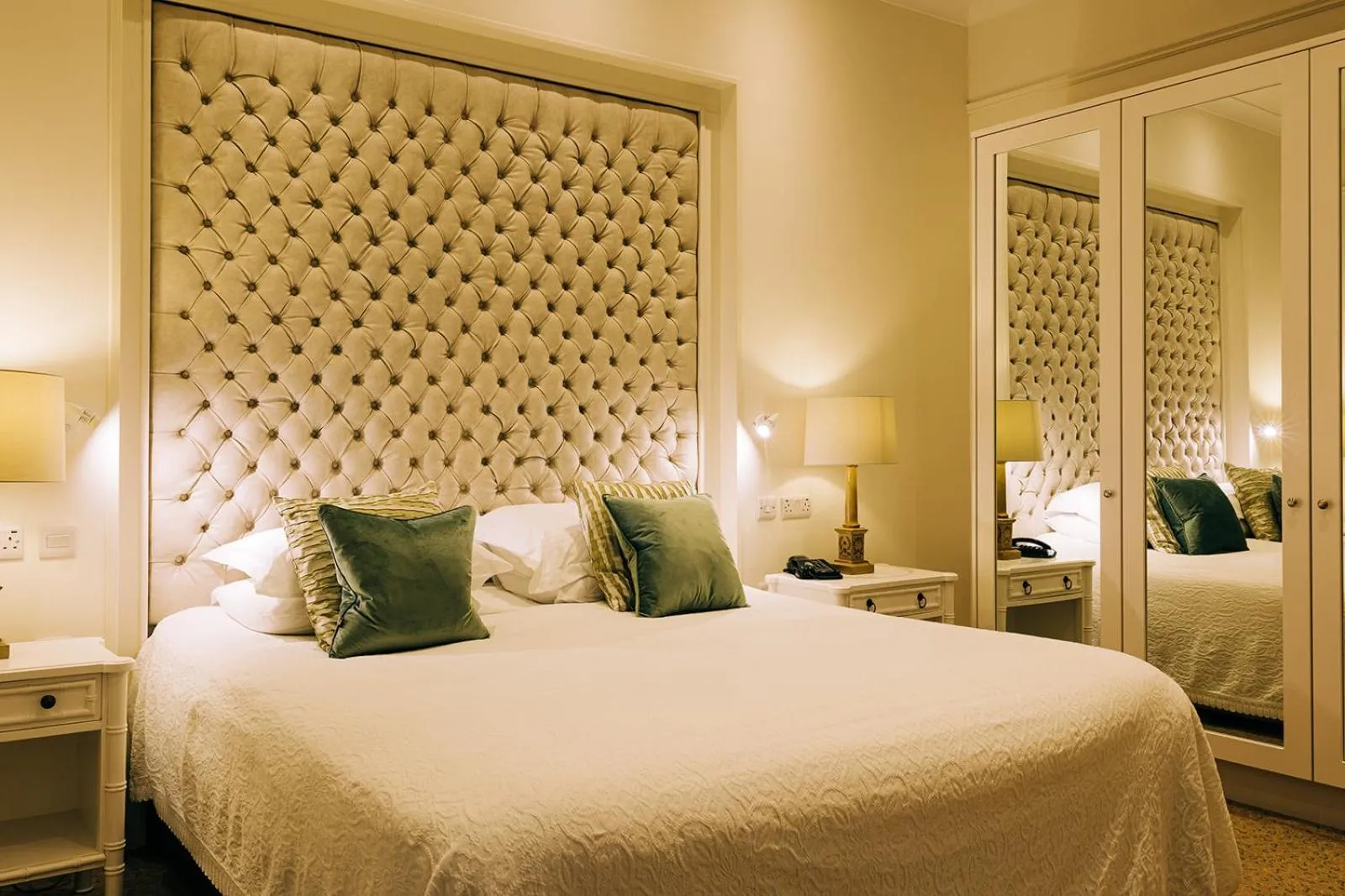 Bedroom, Bed in The Keadeen Hotel