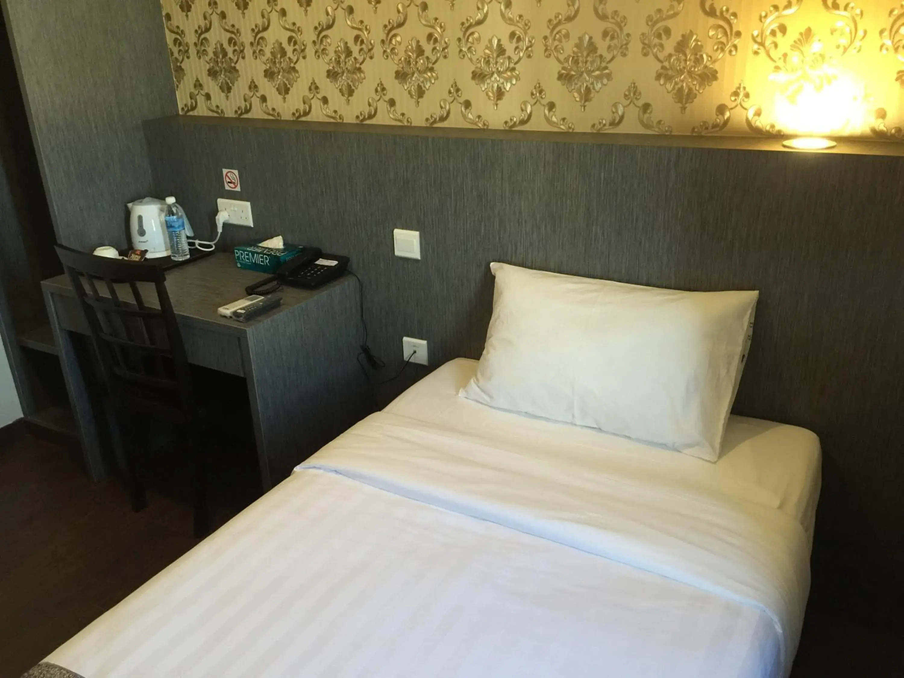 Deluxe Single Room in Check Inn Hotel Tawau Deluxe Single Room in Check Inn Hotel Tawau