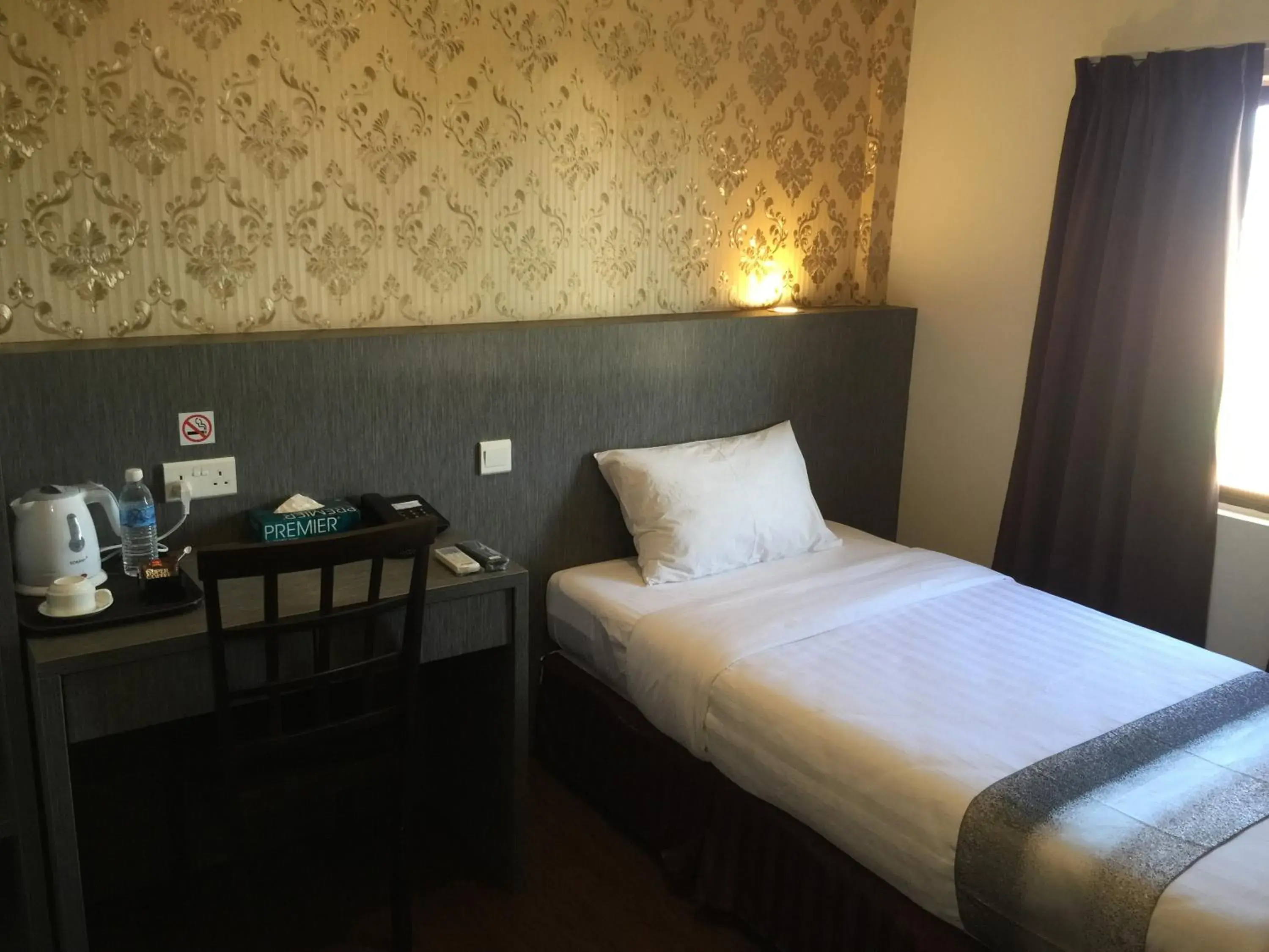 Deluxe Single Room in Check Inn Hotel Tawau Deluxe Single Room in Check Inn Hotel Tawau