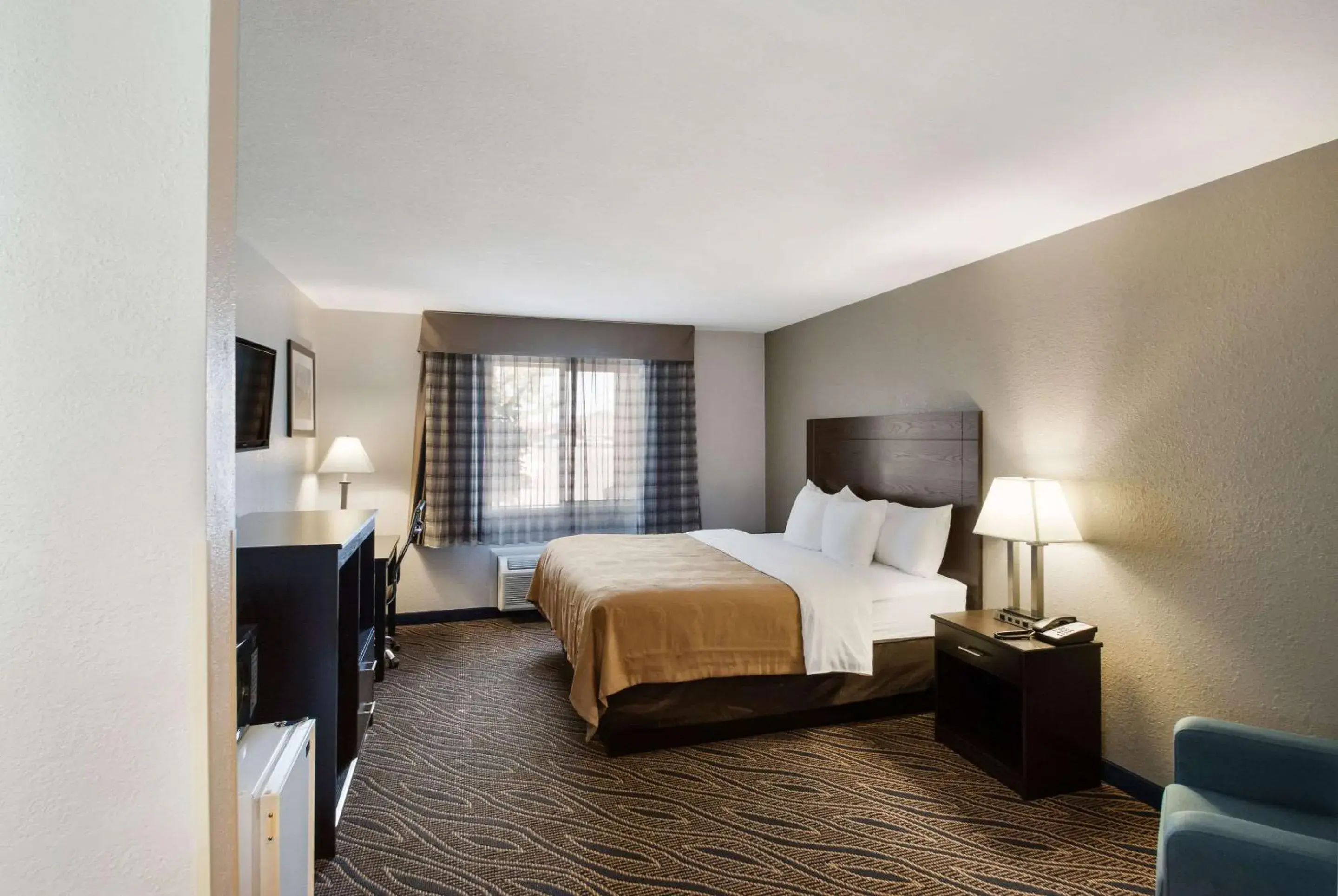 Standard King Room - Non-Smoking in Quality Inn Midvale - Salt Lake City South Standard King Room - Non-Smoking in Quality Inn Midvale - Salt Lake City South