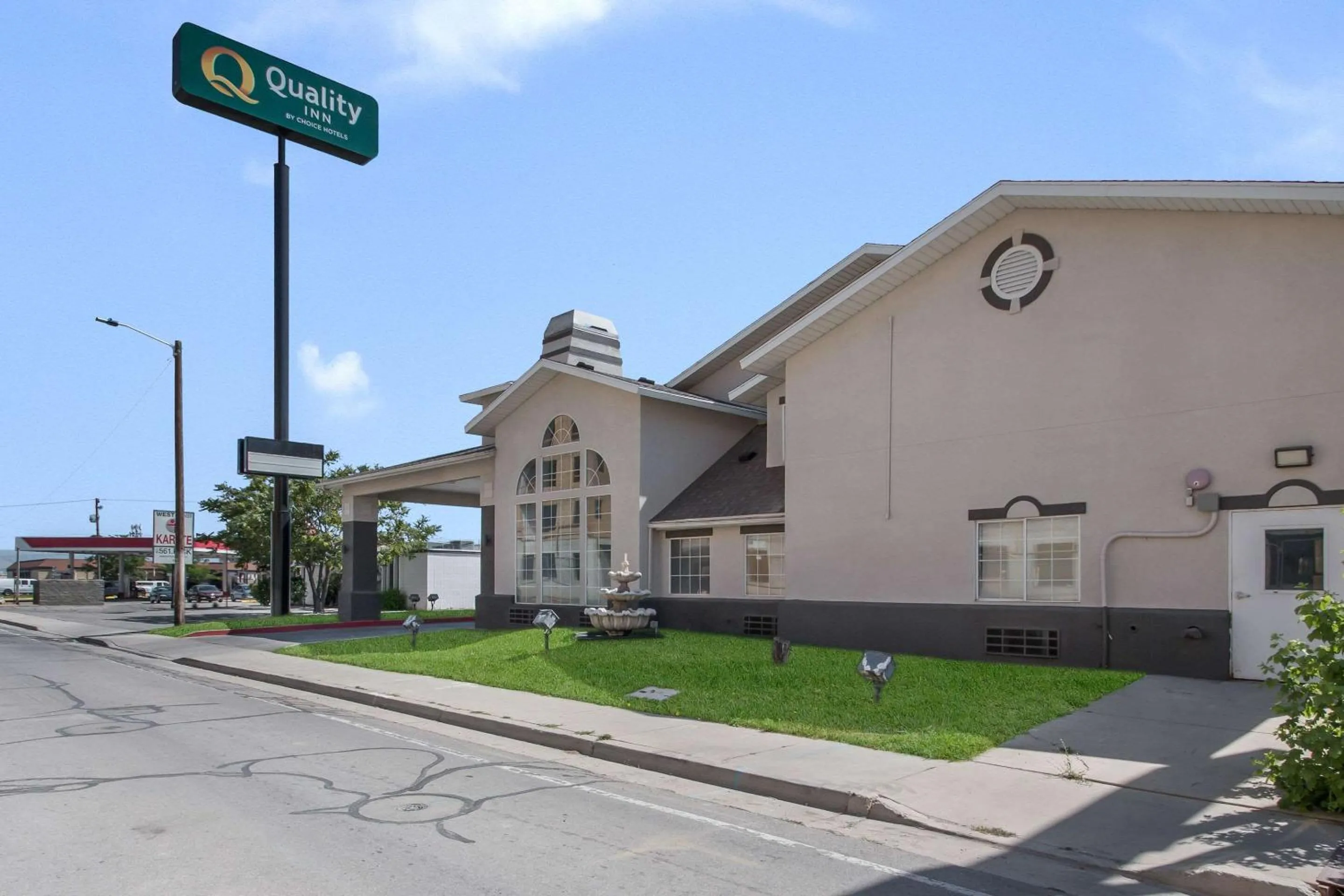 Property building in Quality Inn Midvale - Salt Lake City South