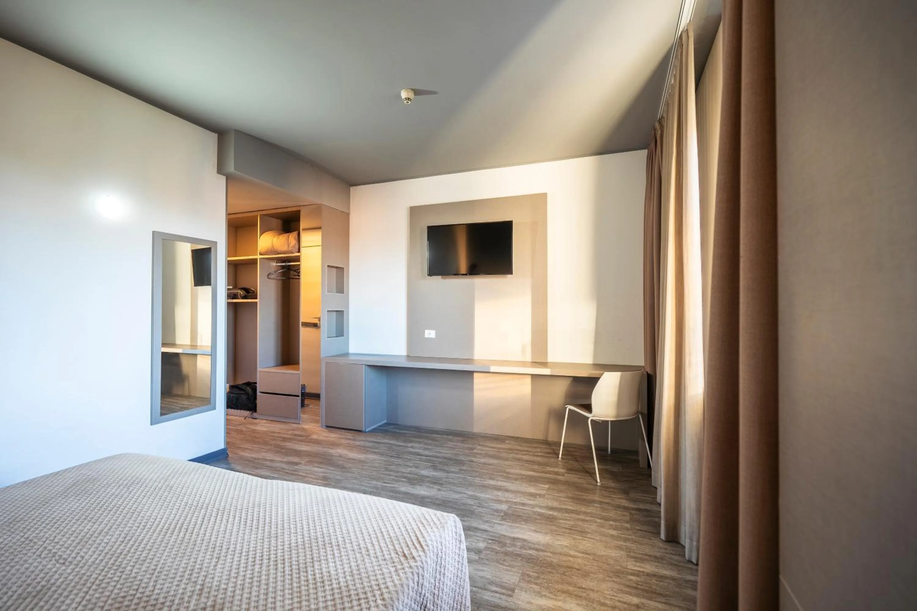 Bedroom, Bed in Hotel Albatros