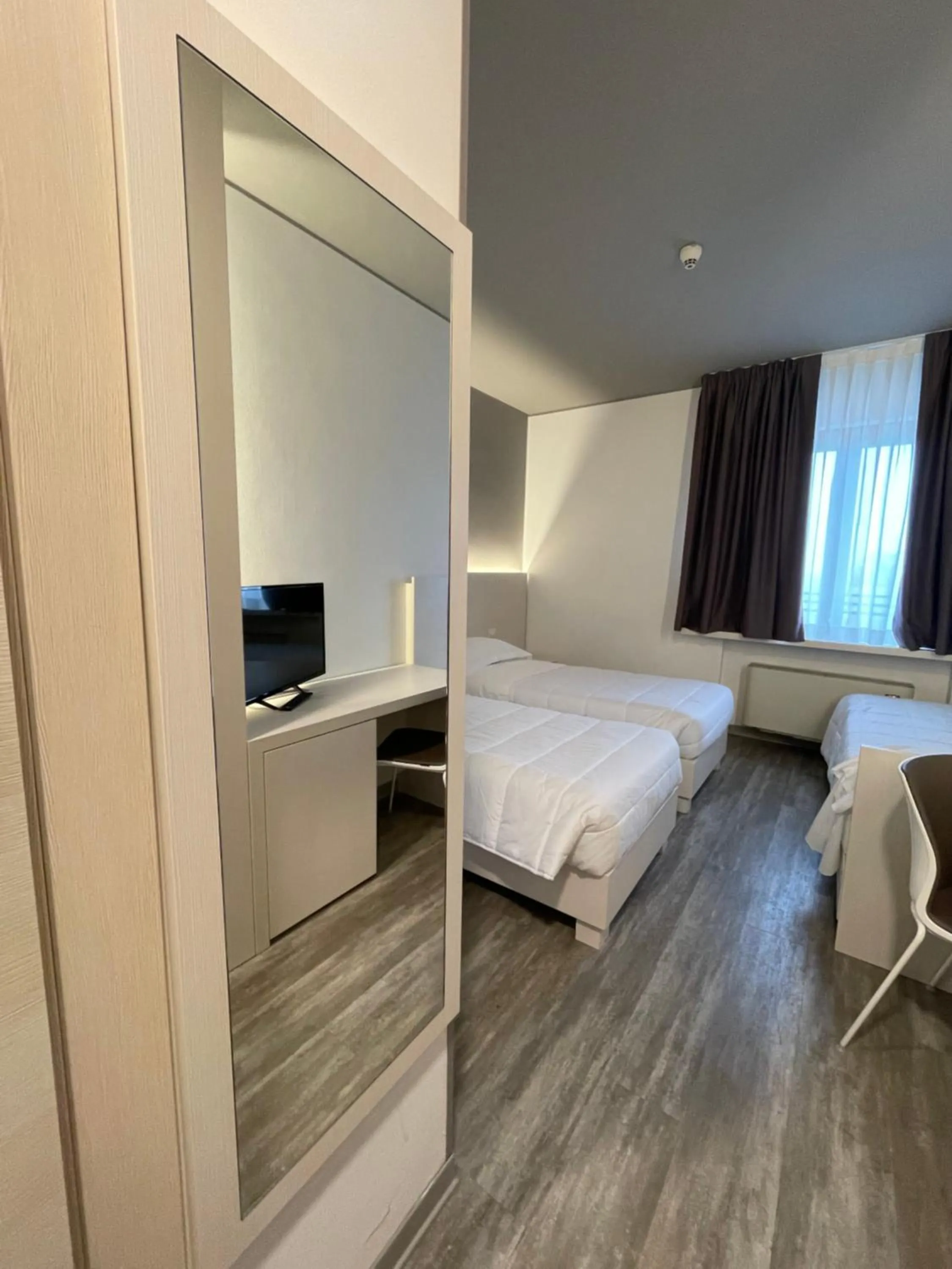 Bedroom, Bed in Hotel Albatros