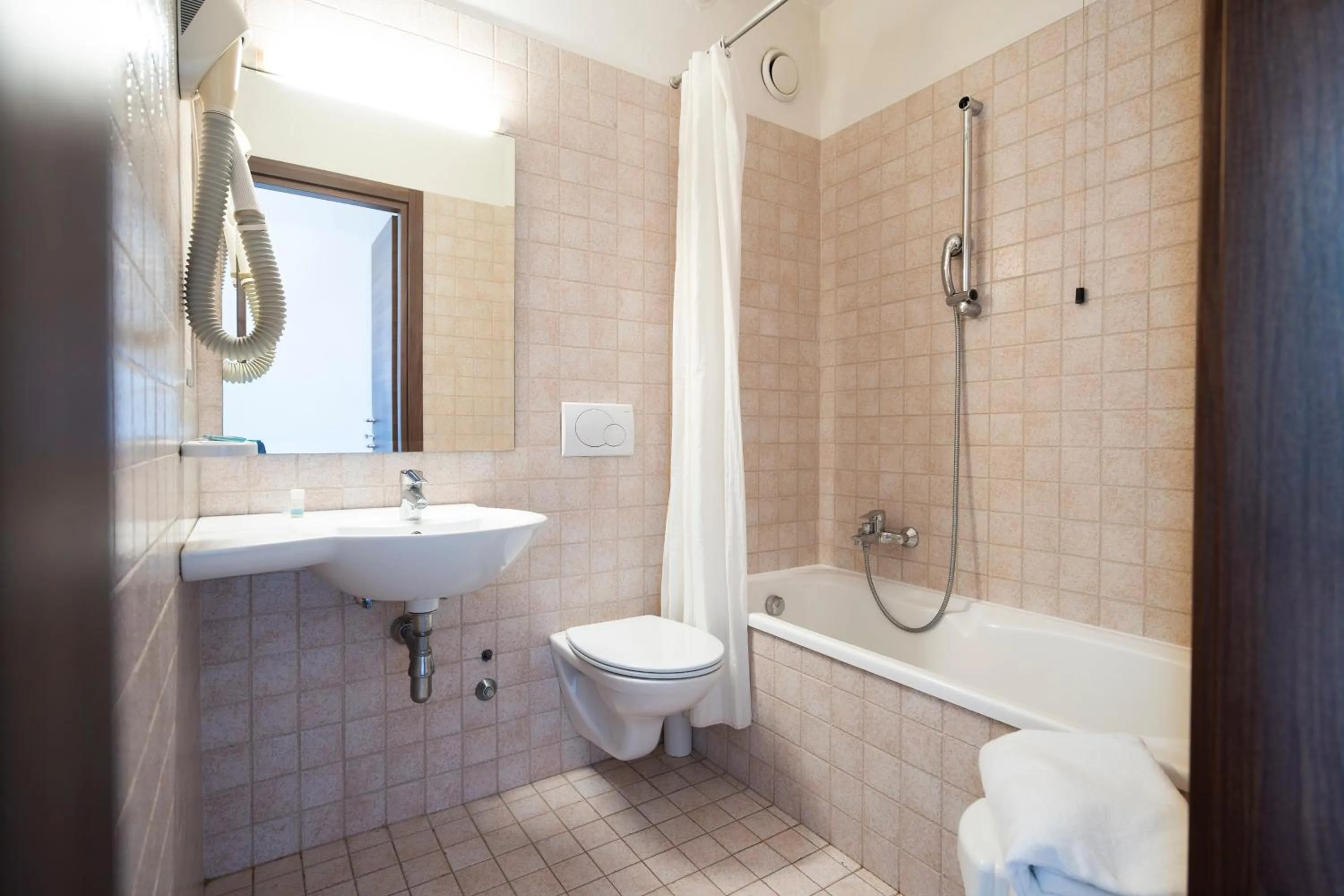 Shower in Hotel Albatros