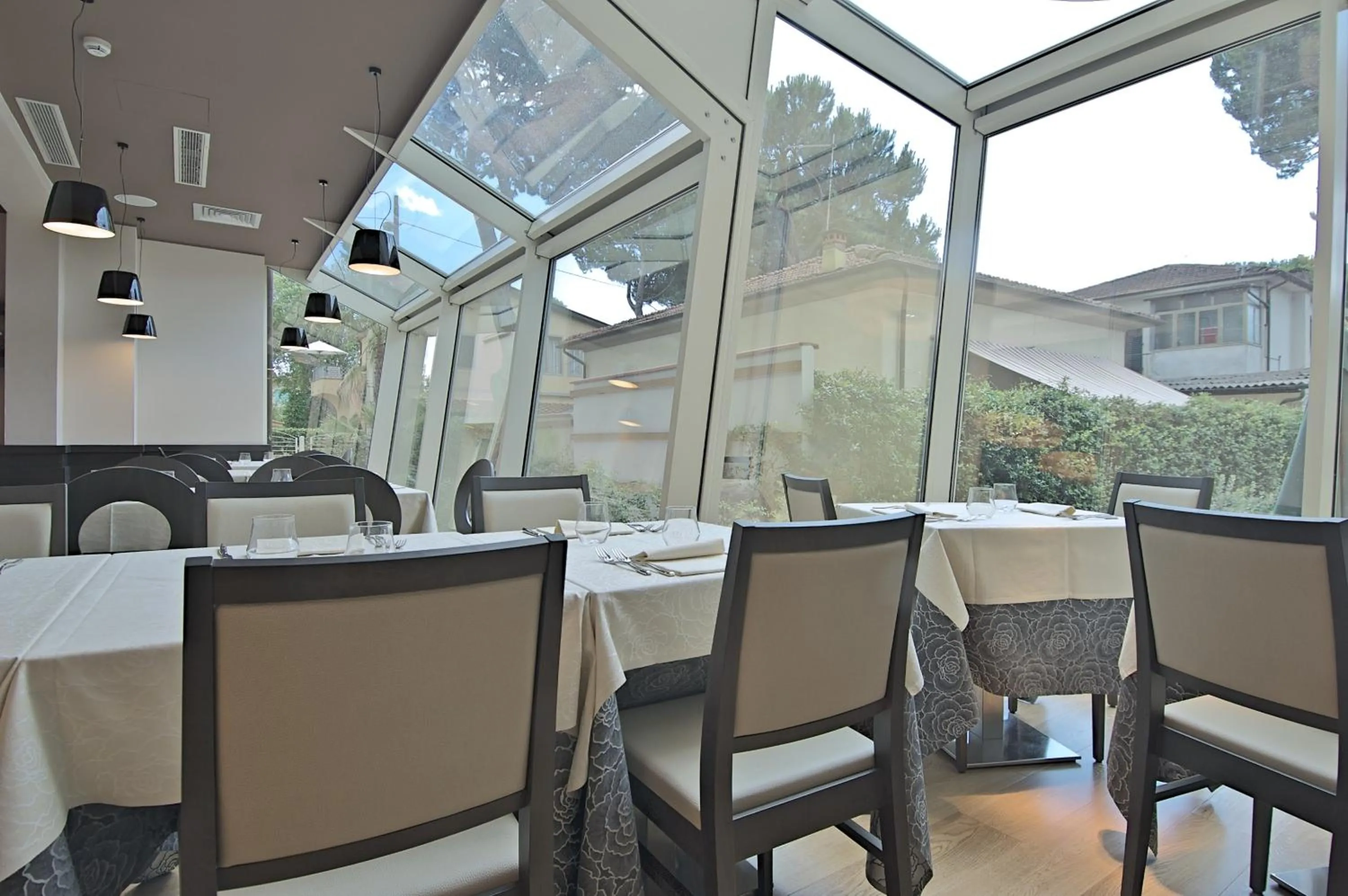 Restaurant/places to eat in Zen Hotel Versilia