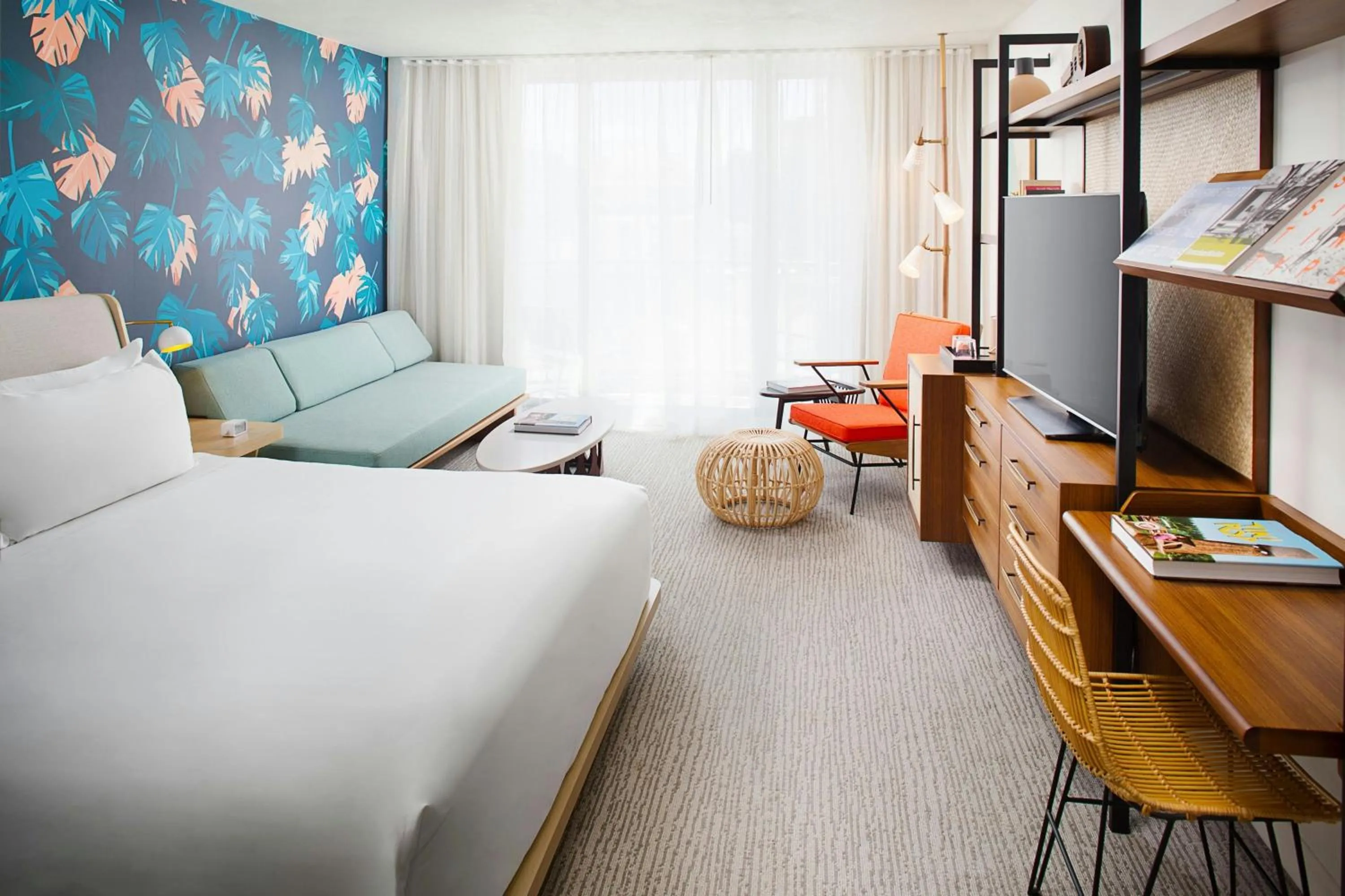 Photo of the whole room, Bed in The Laylow Waikiki, Autograph Collection