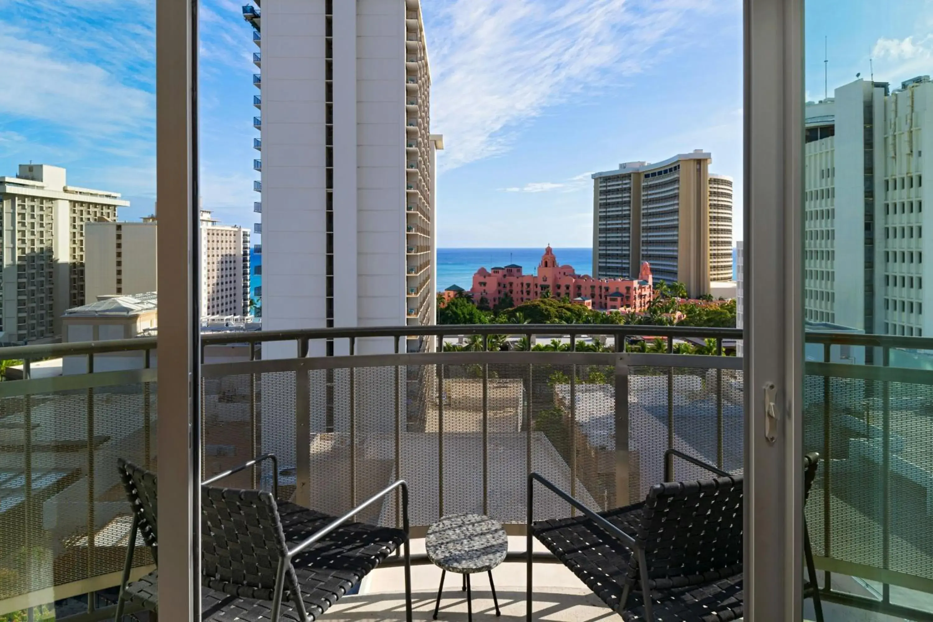 Bedroom in The Laylow Waikiki, Autograph Collection Bedroom in The Laylow Waikiki, Autograph Collection