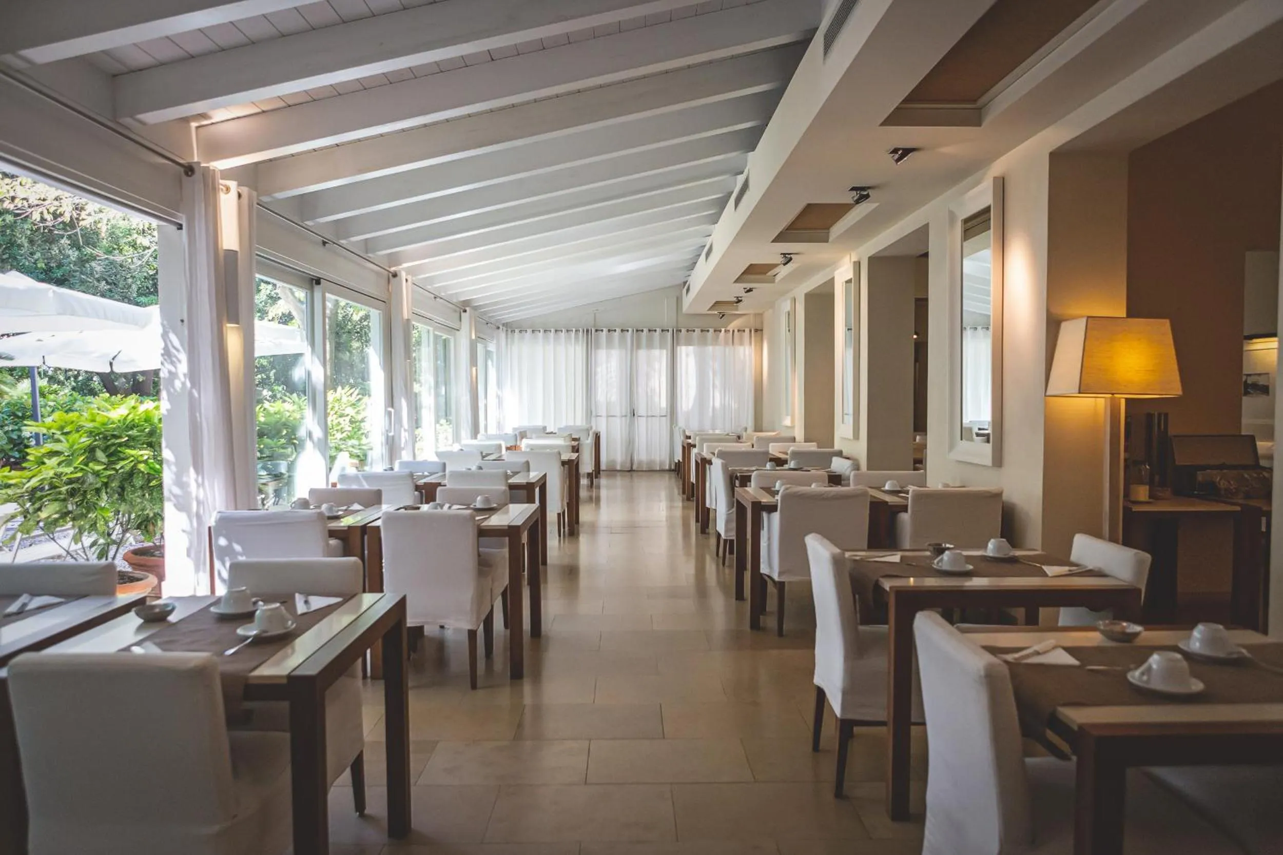 Restaurant/places to eat in Villa Martini