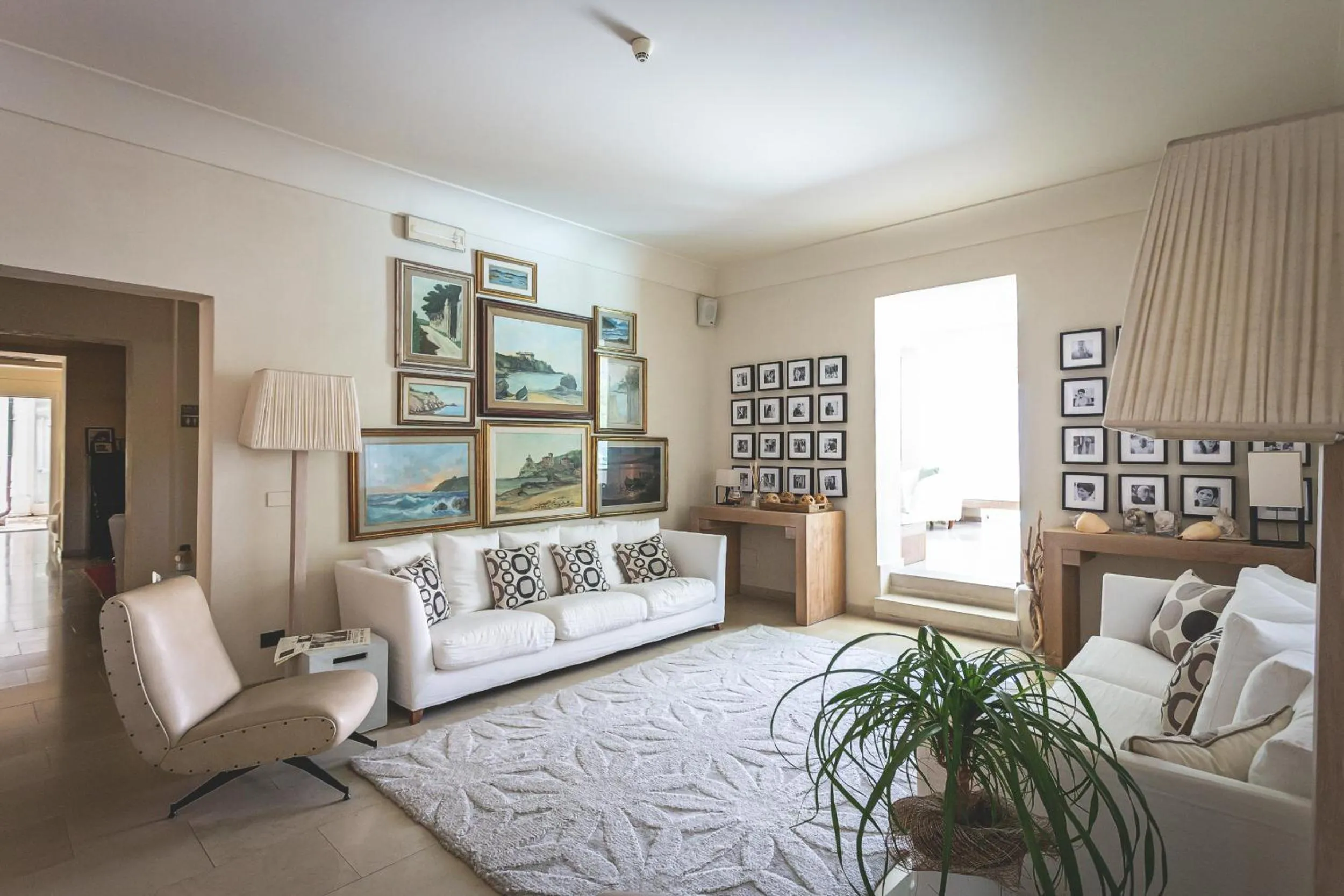 Library in Villa Martini