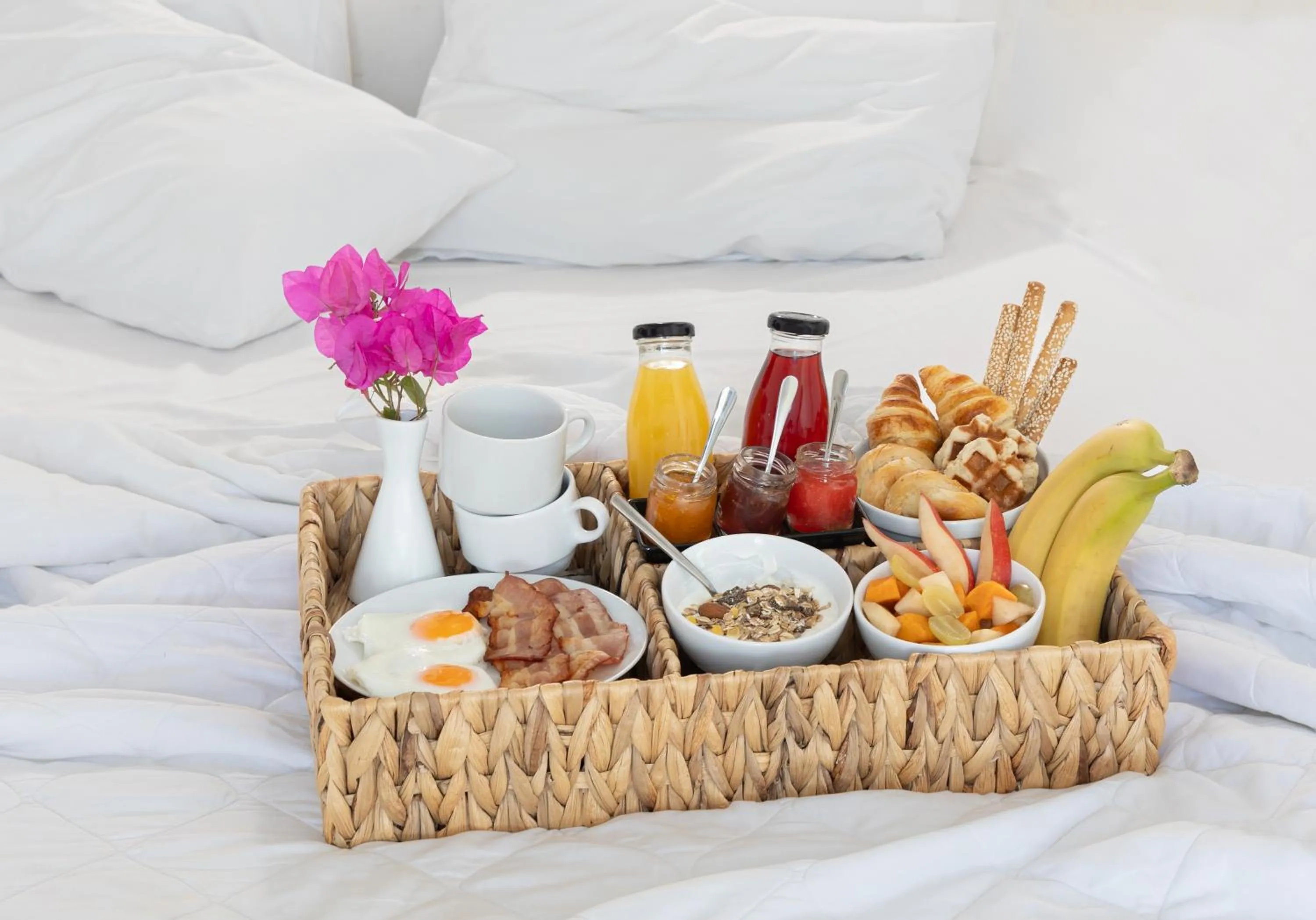 Breakfast, Bed in Amity Suites - Adults Only